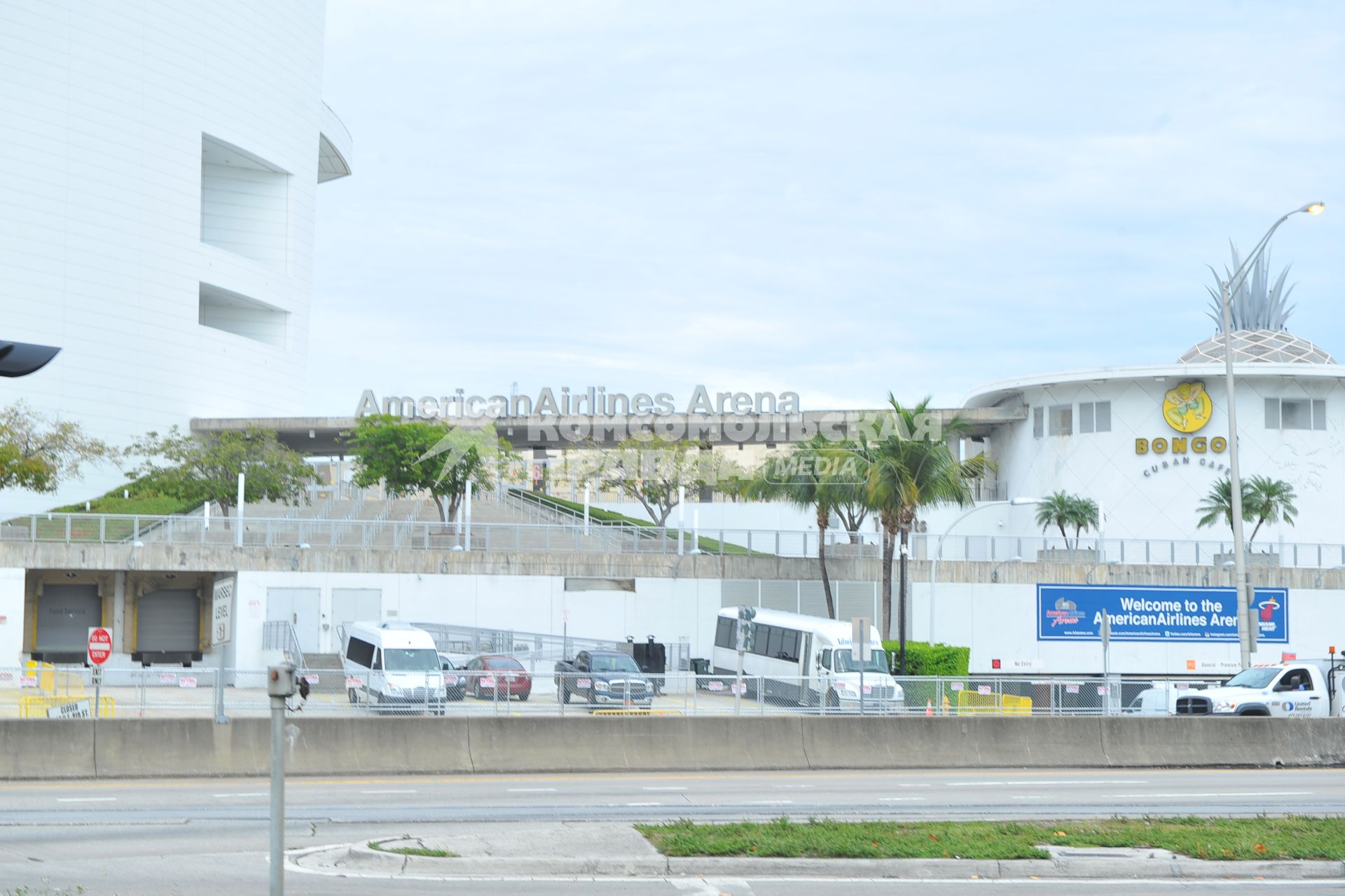 Виды Майами. На снимке: спортивный комплекс American Airlines Arena.