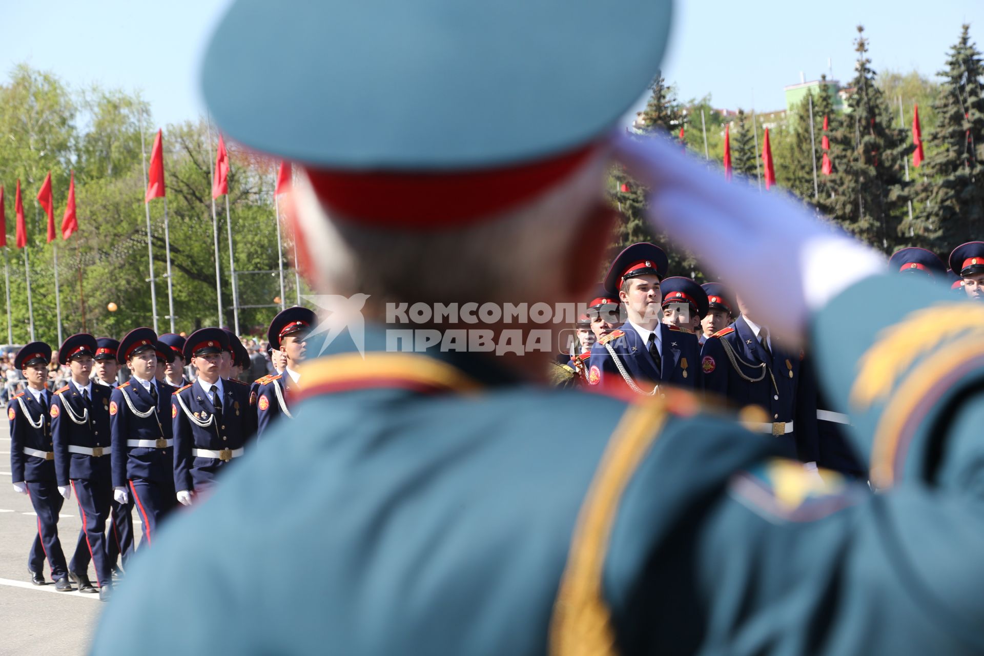 Парад Победы в Самаре. На снимке: военные на параде.