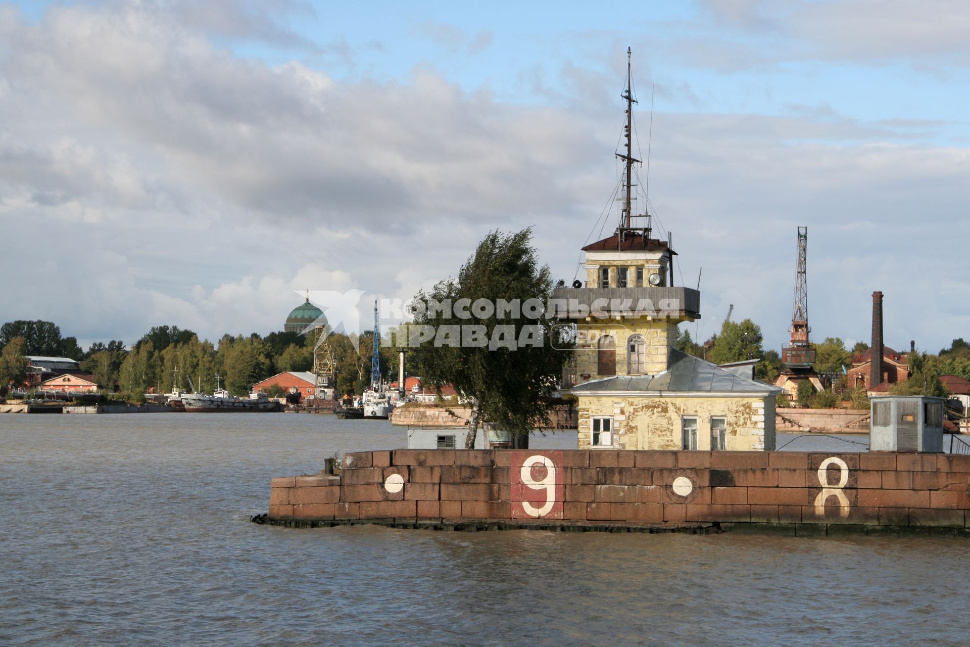 Вид на Кронштадтcкий район Санкт-Петербурга.