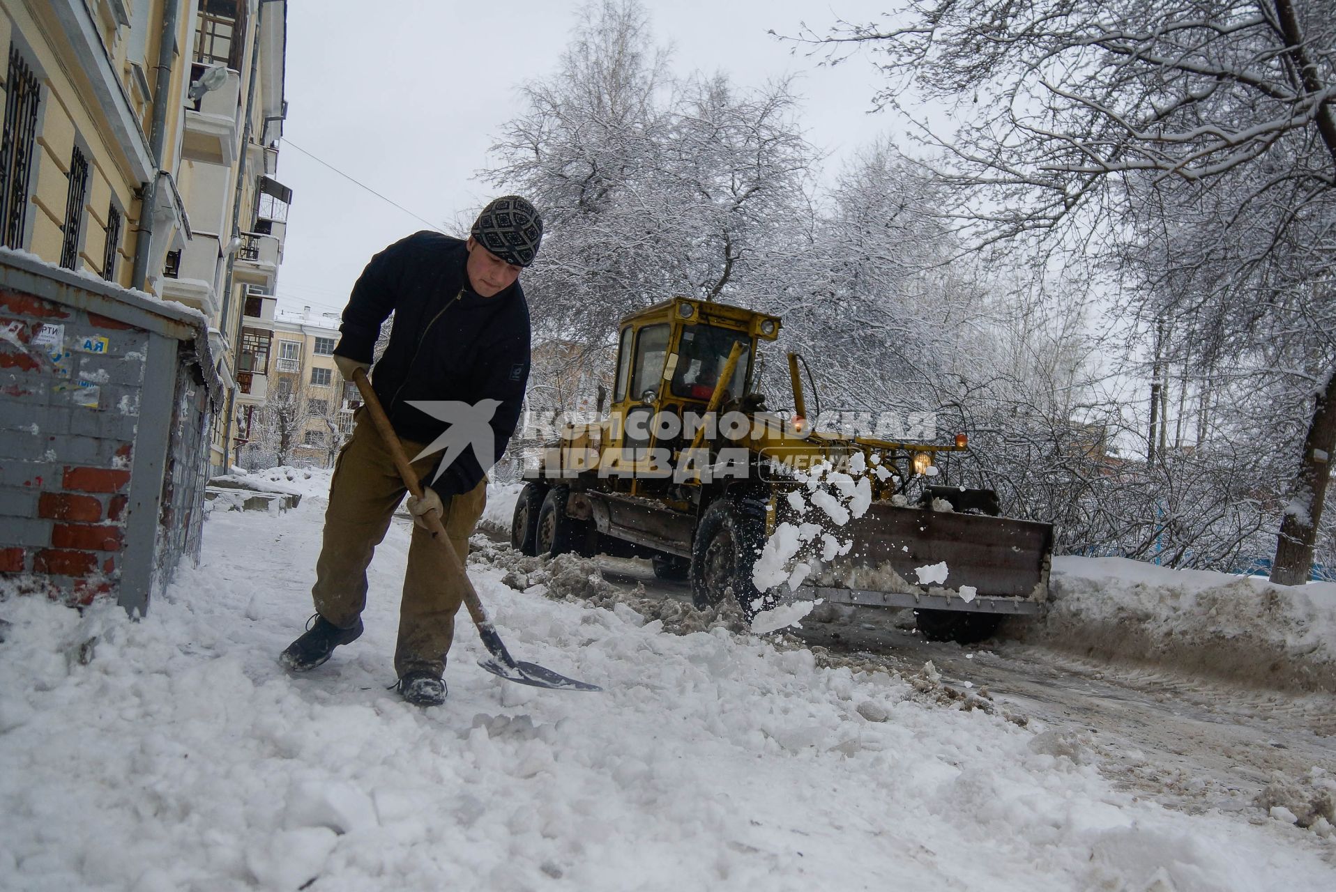 Уборка снега.