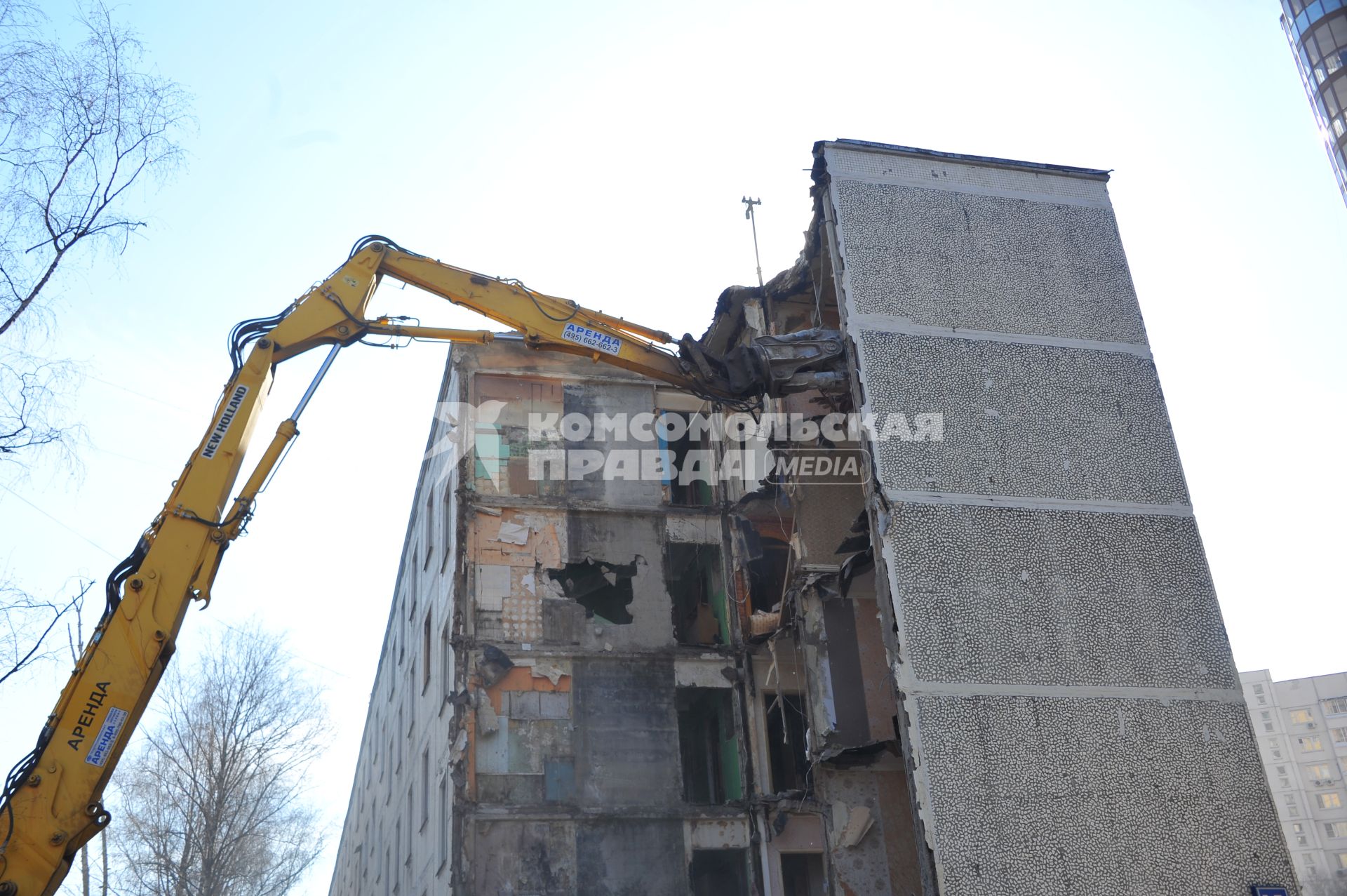 Снос пятиэтажного дома (хрущевки)  на улице Вилиса Лациса дом 15.