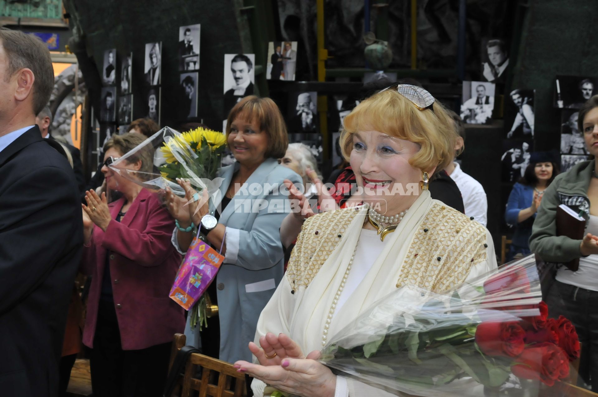 Вечер, посвященный 80-летию актера Юрия Яковлева  в Галерее искусств на Пречистенке. На снимке: актриса Людмила Хитяева.