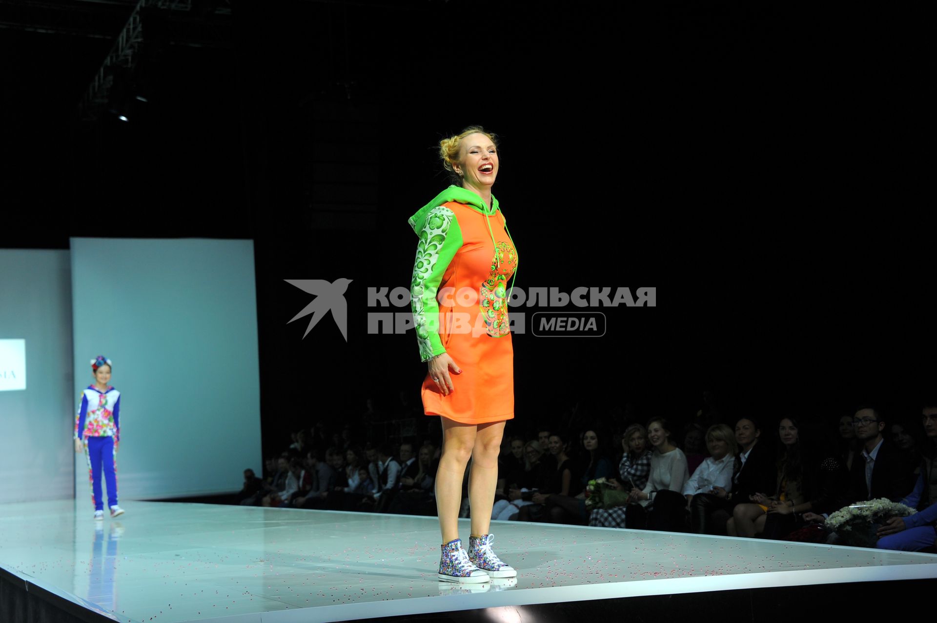 Гостиный двор. Неделя моды в Москве `Volvo Fashion Week Moscow`. Показ YanaStasia. На снимке: телеведущая Алла Довлатова.