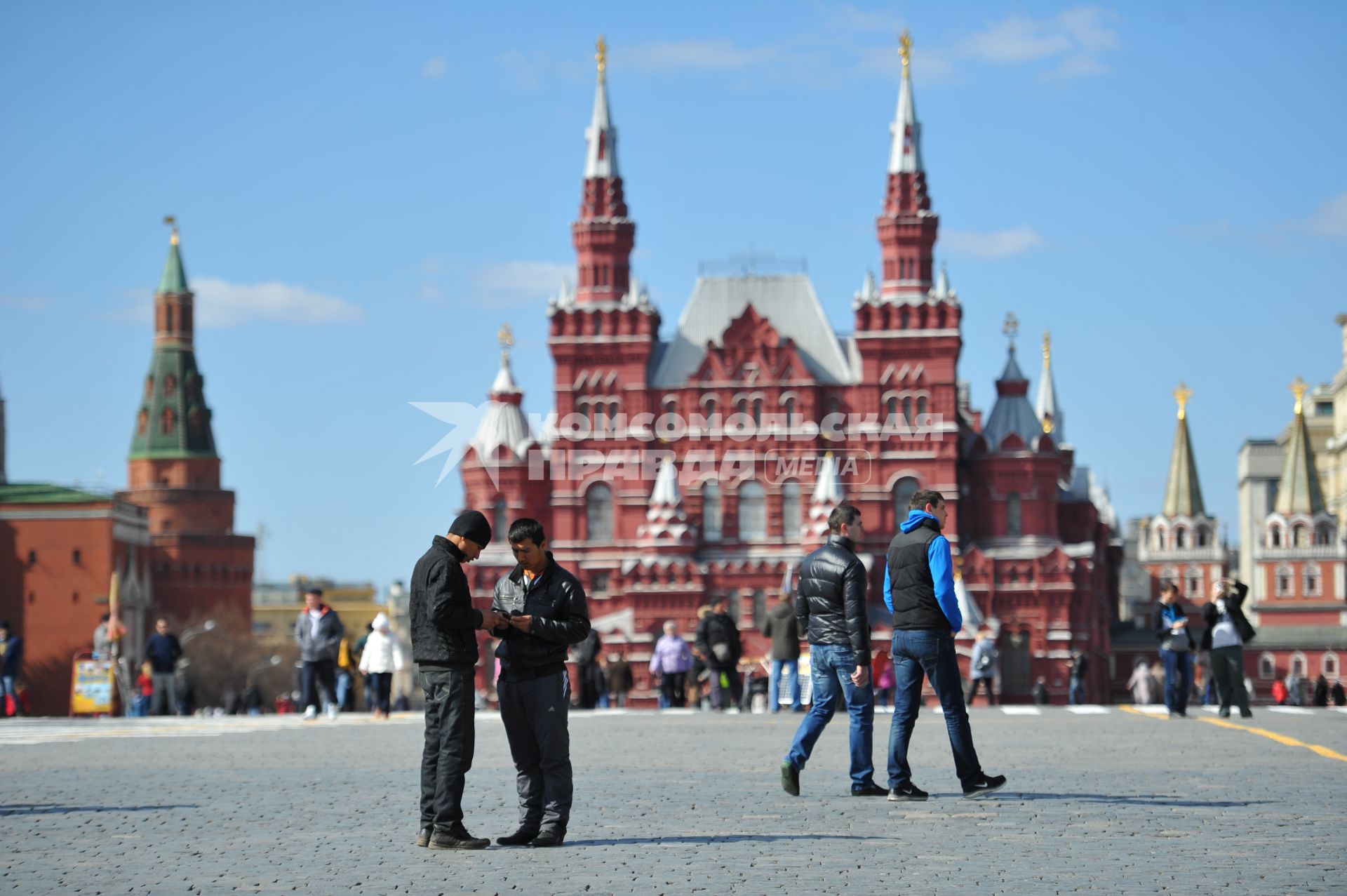 Гастарбайтеры на Красной площади.