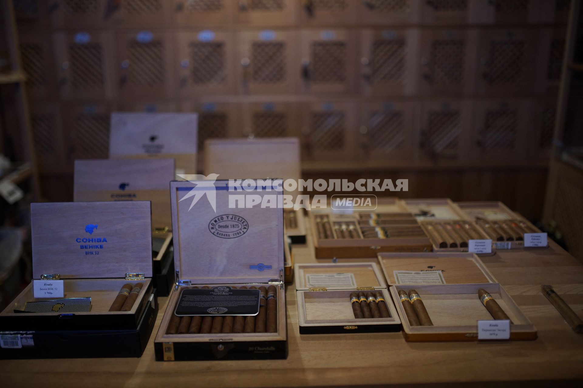 Сигары в хумидорах Уральский сигарный дом