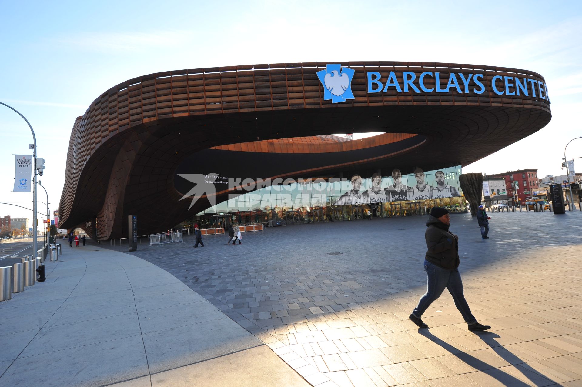 Нью-Йорк. На снимке: спортивная арена \'Барклайс-центр\' (Barclays Center) в Бруклине. Владелец Михаил Прохоров.