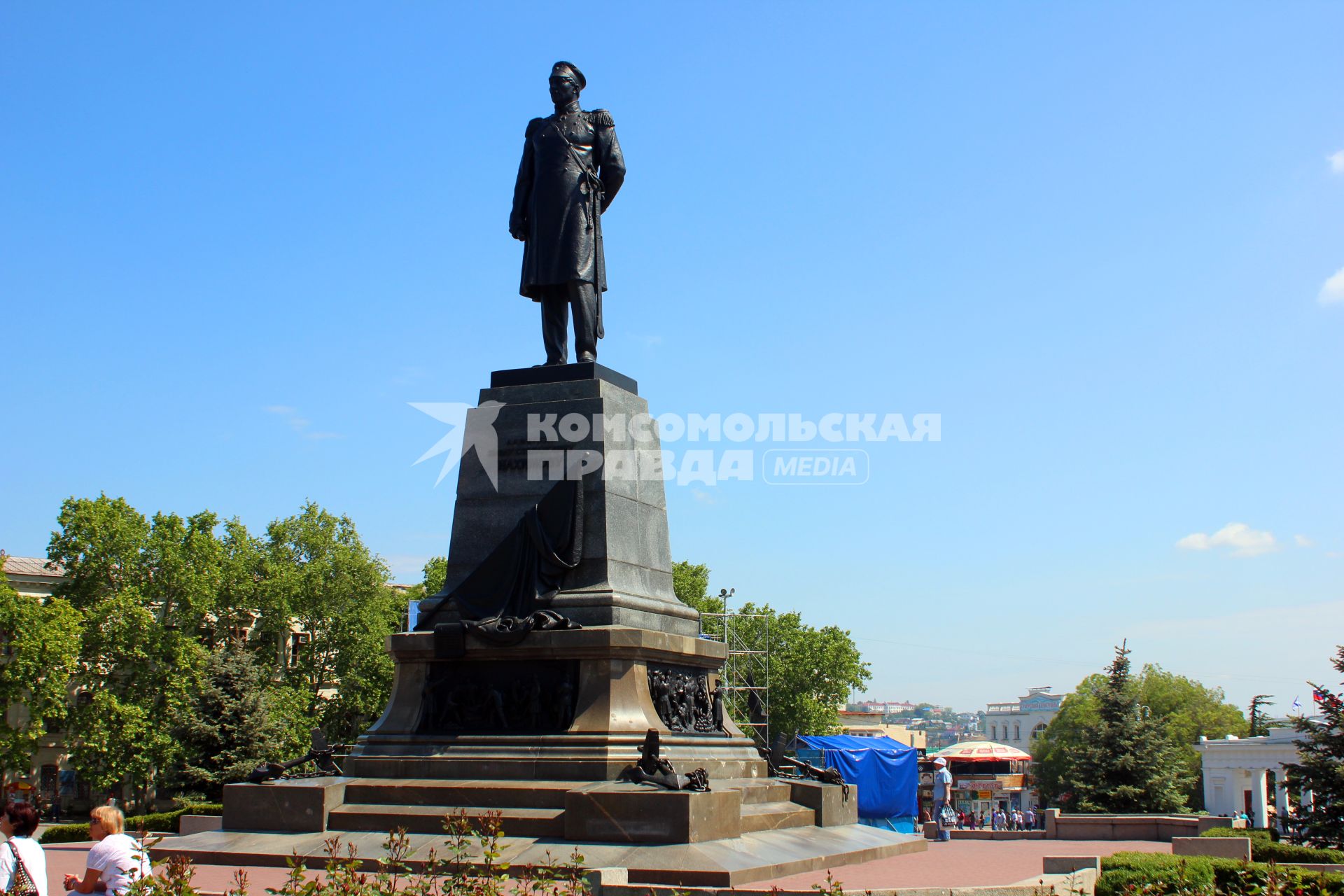 Памятник Нахимову на площади Нахимова в Севастополе.