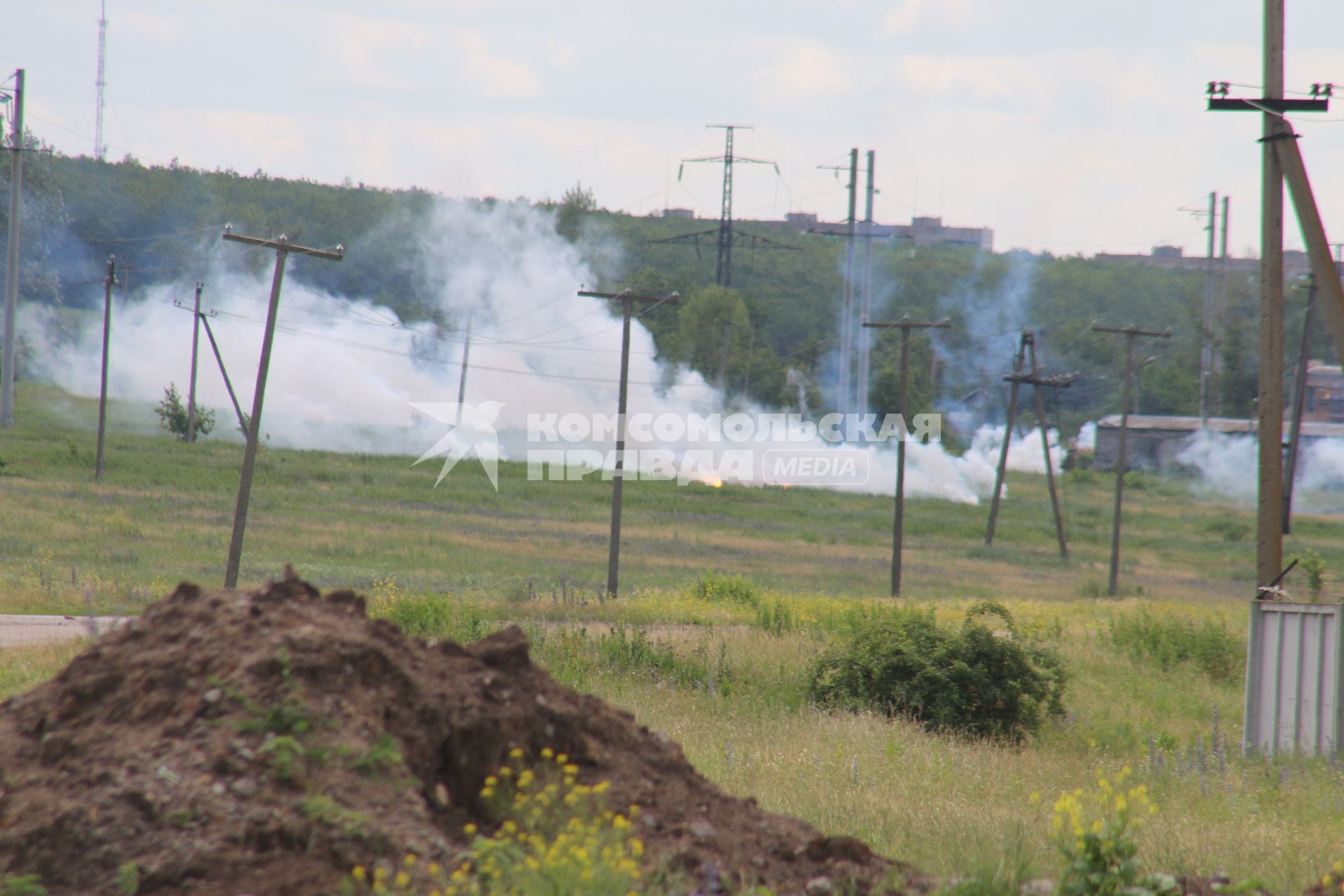 Село Семеновка. Украинская армия обстреливает село запрещенными фосфорными минами. Подобные использовались в Сирии.