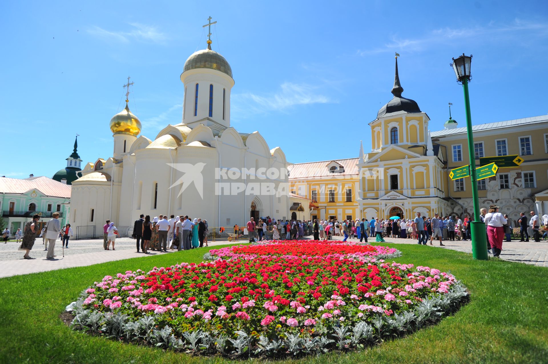 Сергиев Посад. Троице-Сергиева Лавра. На снимке: Троицкий собор.