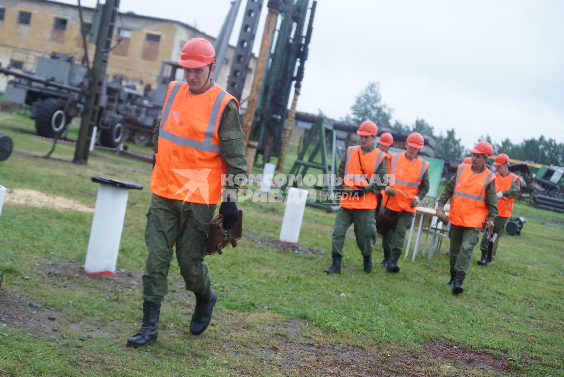 Военные железнодорожники во время конкурса на лучшего в специальности