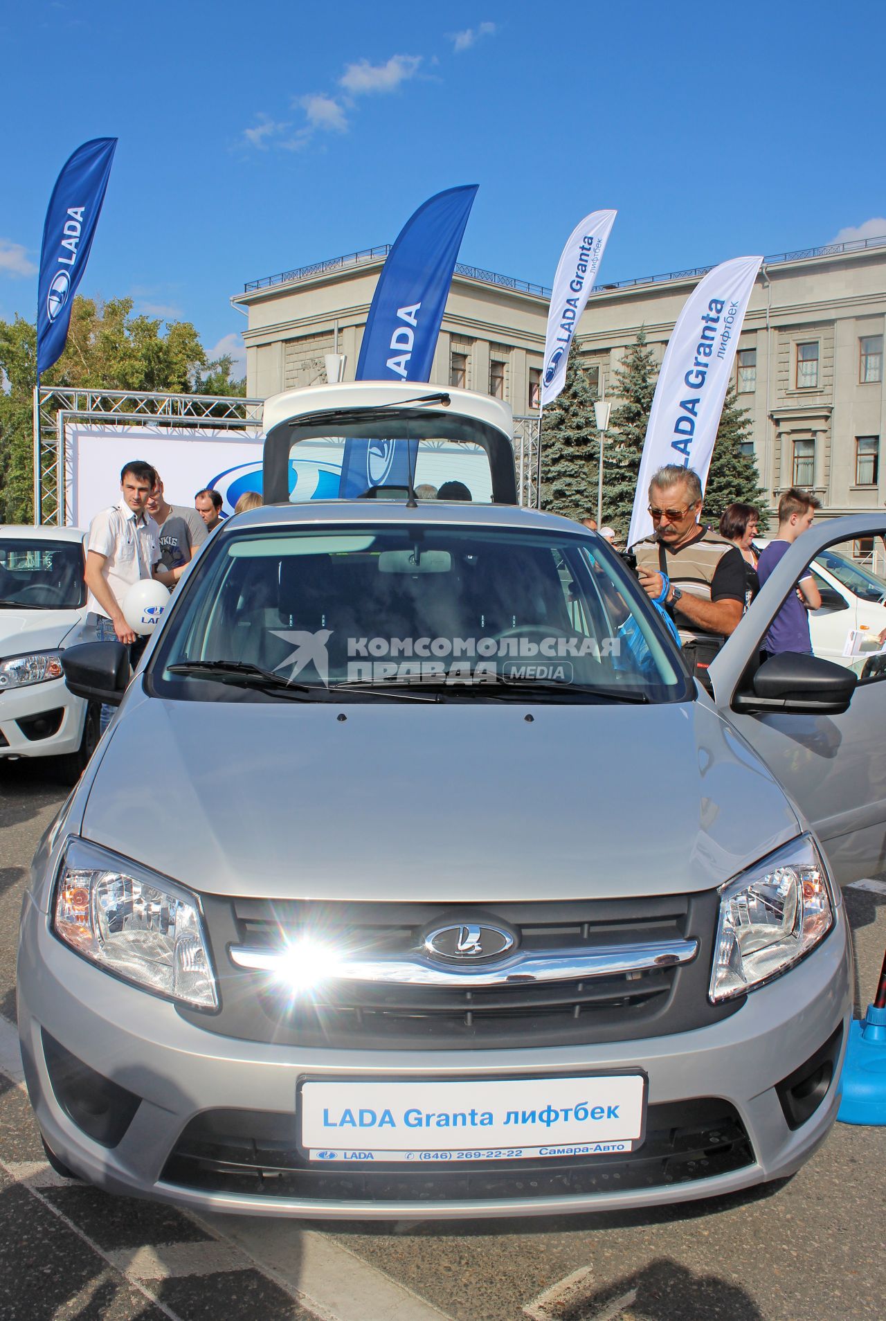 Шведский топ-менеджер Бу Инге Андерссон, президент ОАО `АВТОВАЗ` представил автомобиль LADA Granta лифтбек.