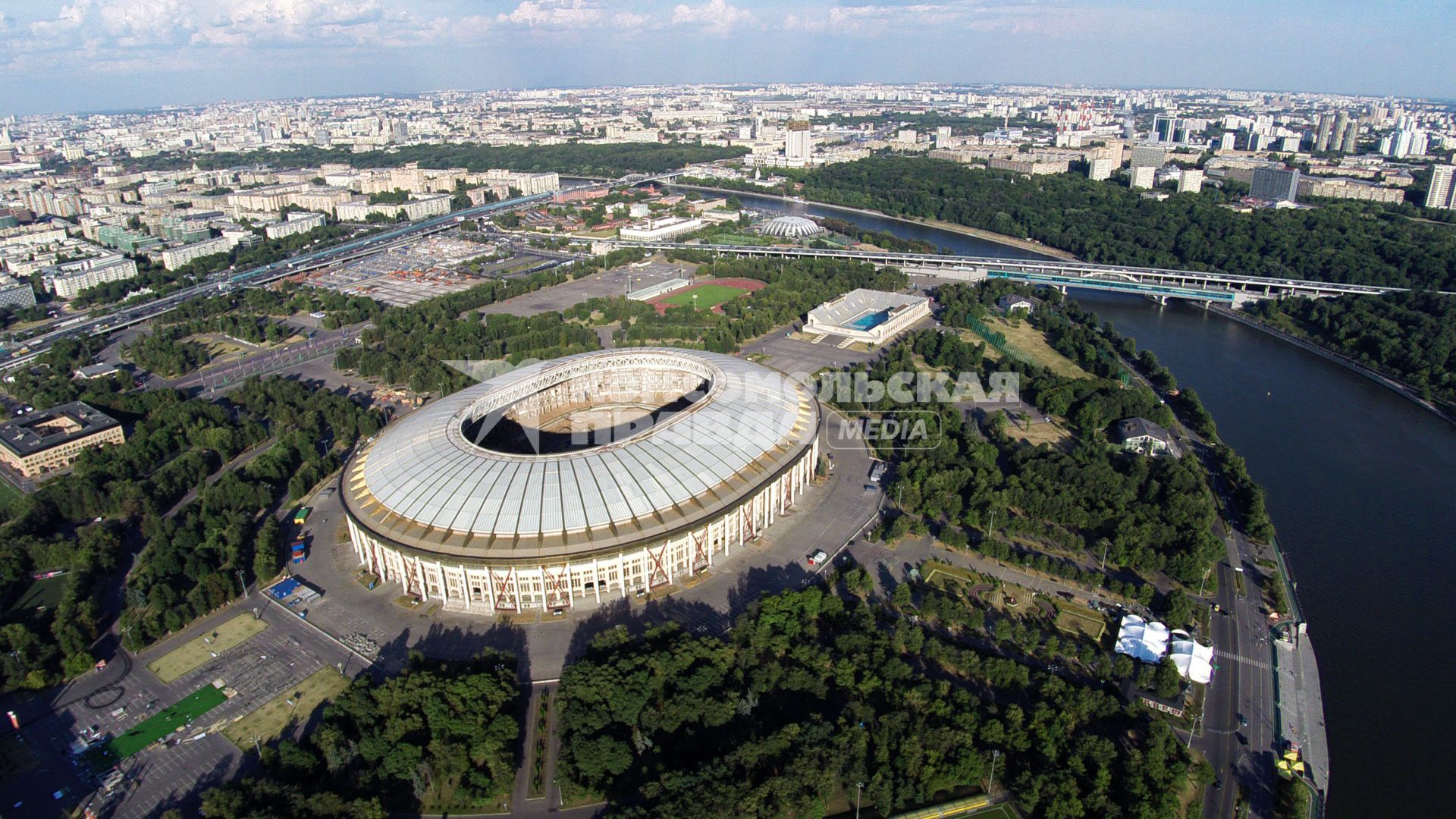 Виды Москвы.  Олимпийский комплекс `Лужники`.