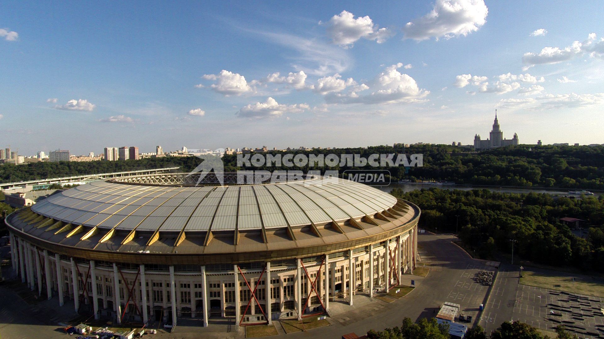 Виды Москвы.  Олимпийский комплекс `Лужники`.