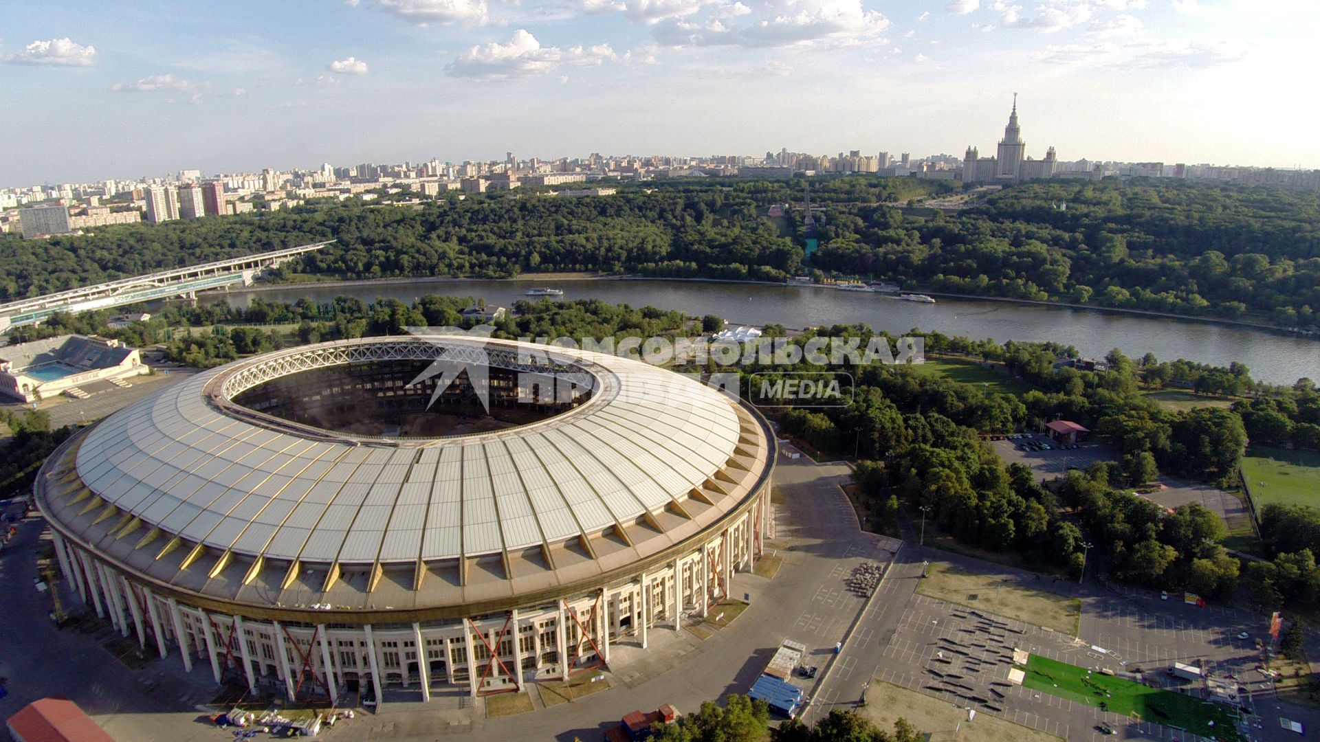 Виды Москвы.  Олимпийский комплекс `Лужники`.