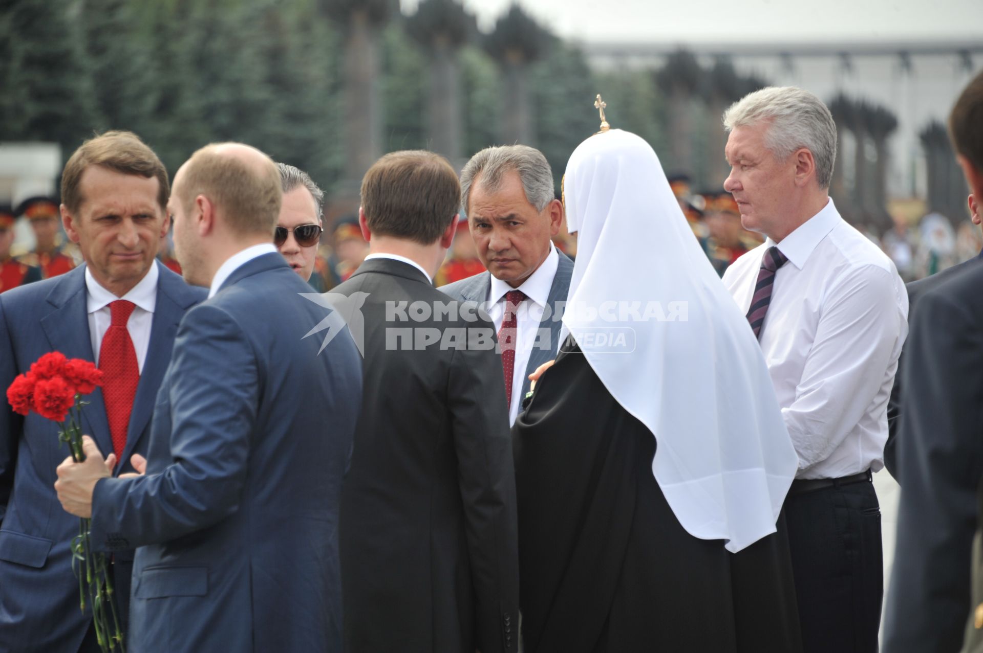 Церемония открытия памятника Героям Первой мировой войны на Поклонной горе. На снимке (справа налево): мэр Москвы Сергей Собянин, патриарх Московский и всея Руси Кирилл и министр обороны РФ Сергей Шойгу.