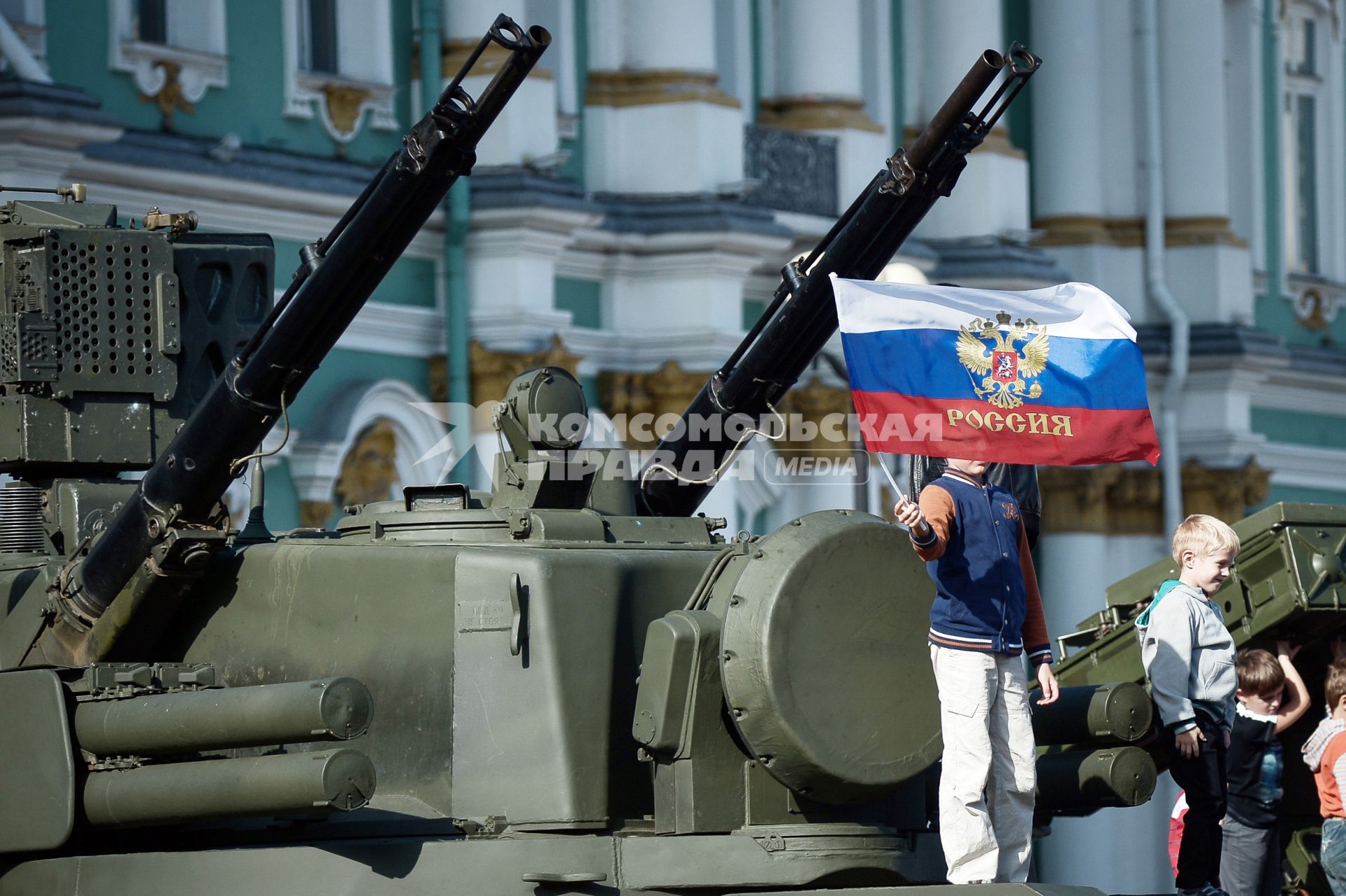 День российского флага в Санкт-Петербурге.