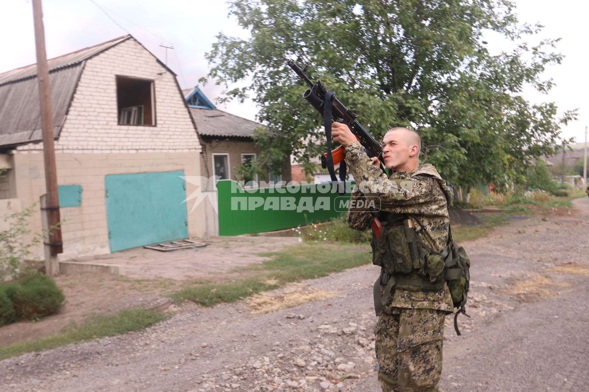 Иловайск. На снимке: боец ДНР с позывным Малой.