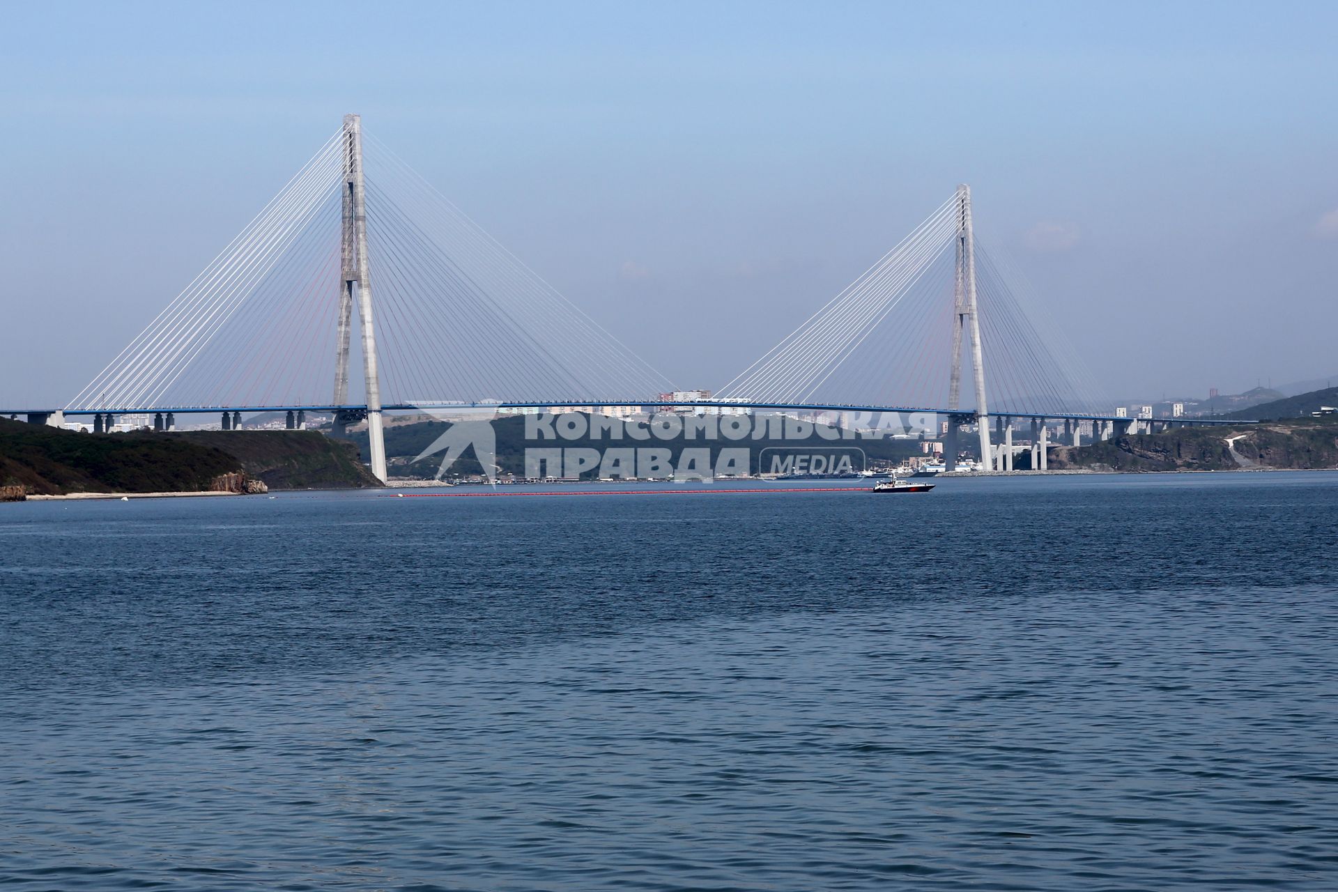 Русский мост - вантовый мост во Владивостоке через пролив Босфор Восточный.