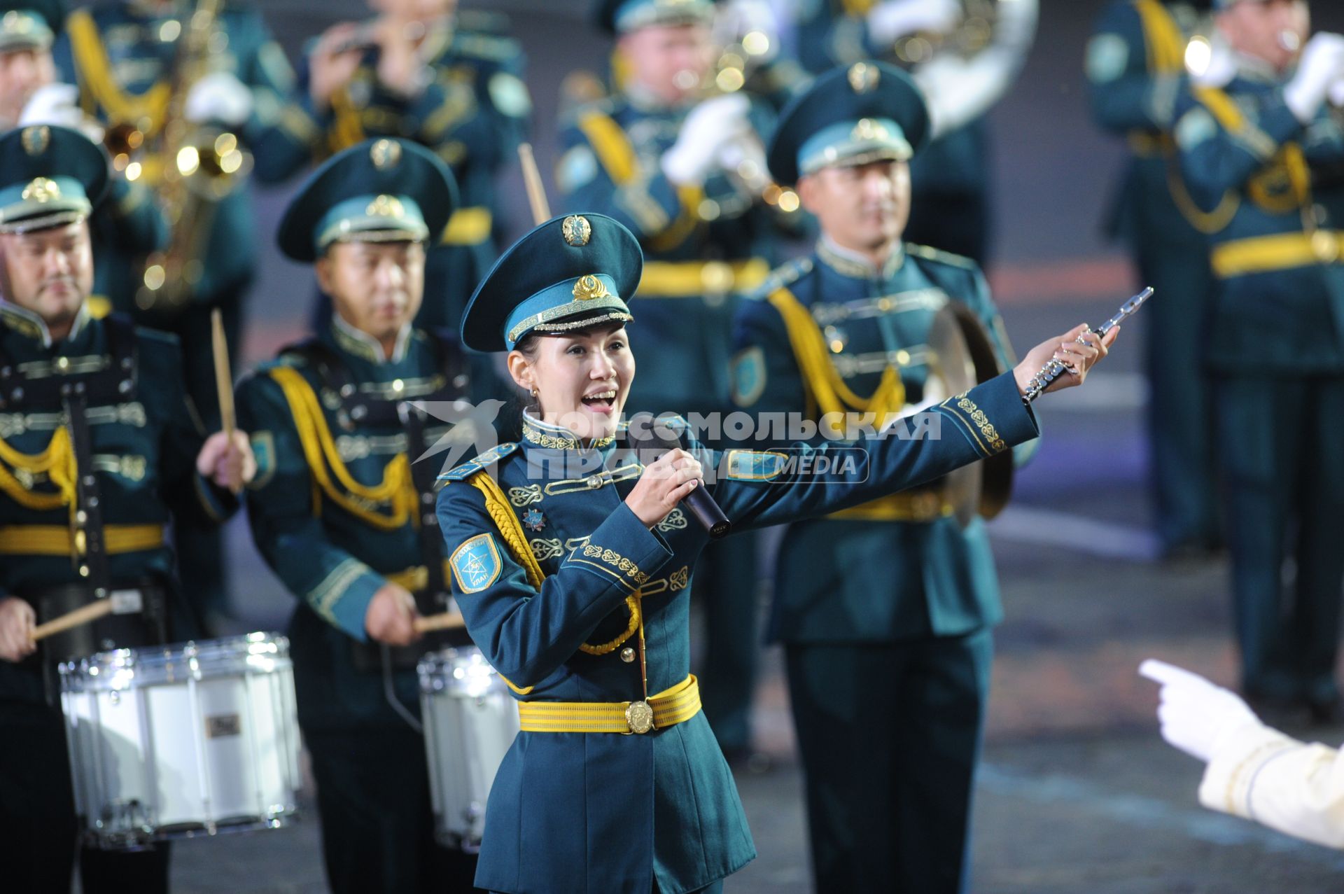 Международный военно-музыкальный фестиваль `Спасская башня`. На снимке: рота Почетного караула и оркестр Президентского полка `Айбын` (Казахстан).