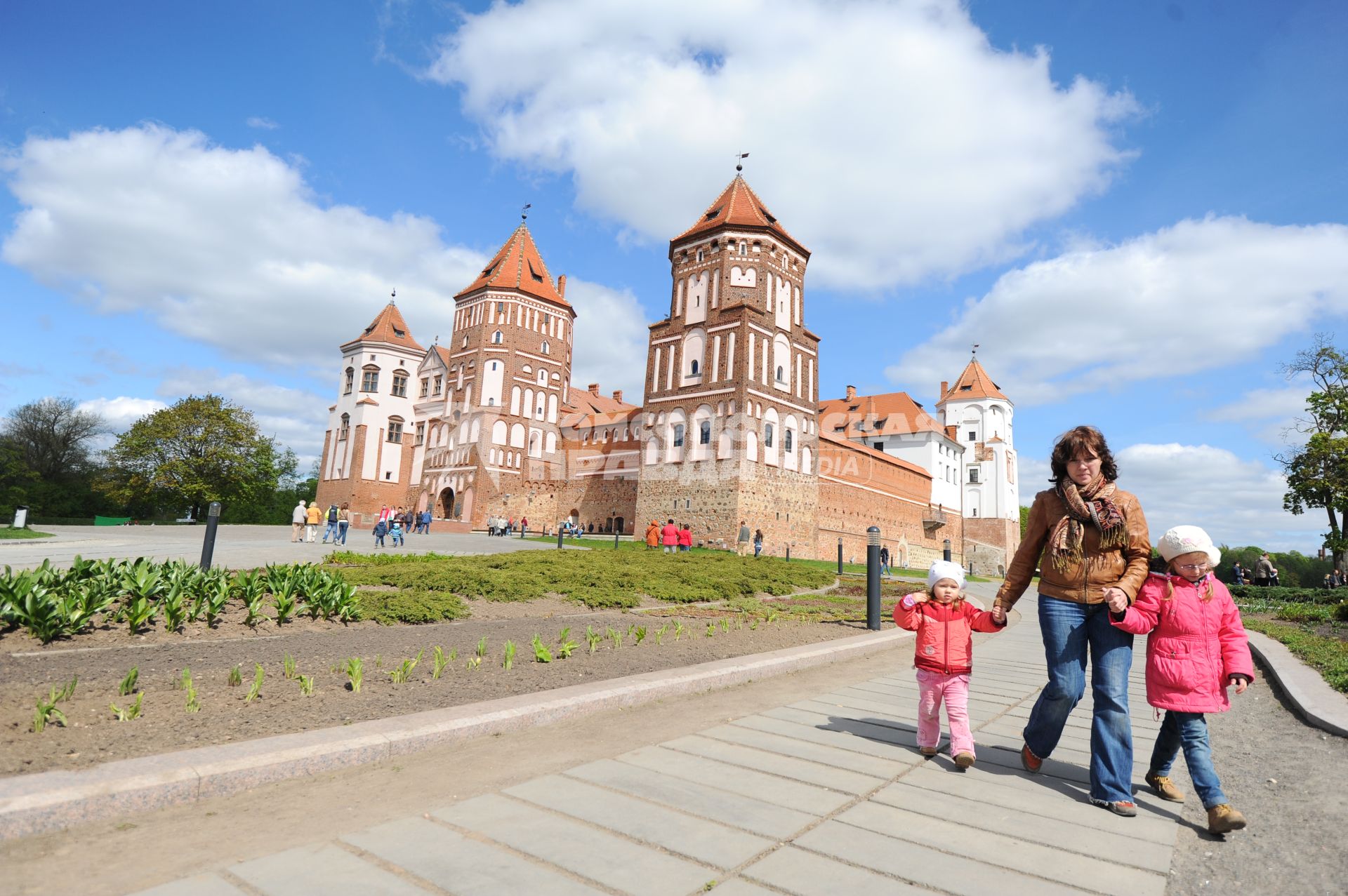 Поселок Мир. Мирский замок.