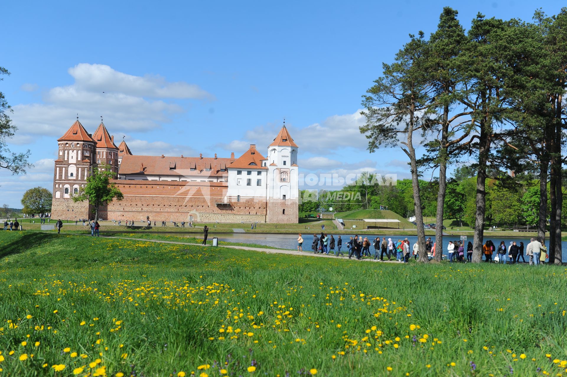 Поселок Мир. Мирский замок.