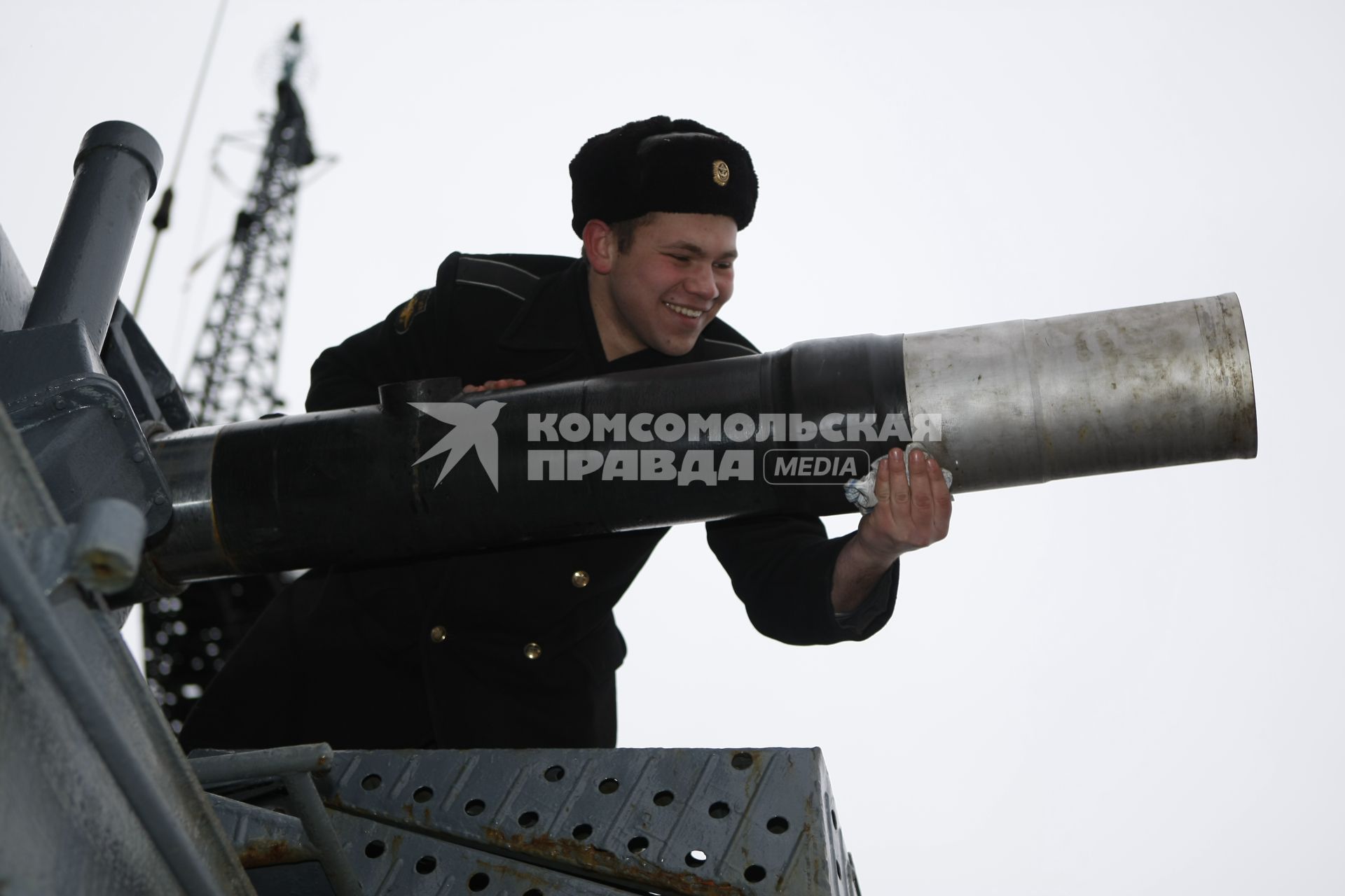 Сторожевой корабль `Неустрашимый` Балтийского флота Западного Военного Округа ВМФ РФ на ремонте.