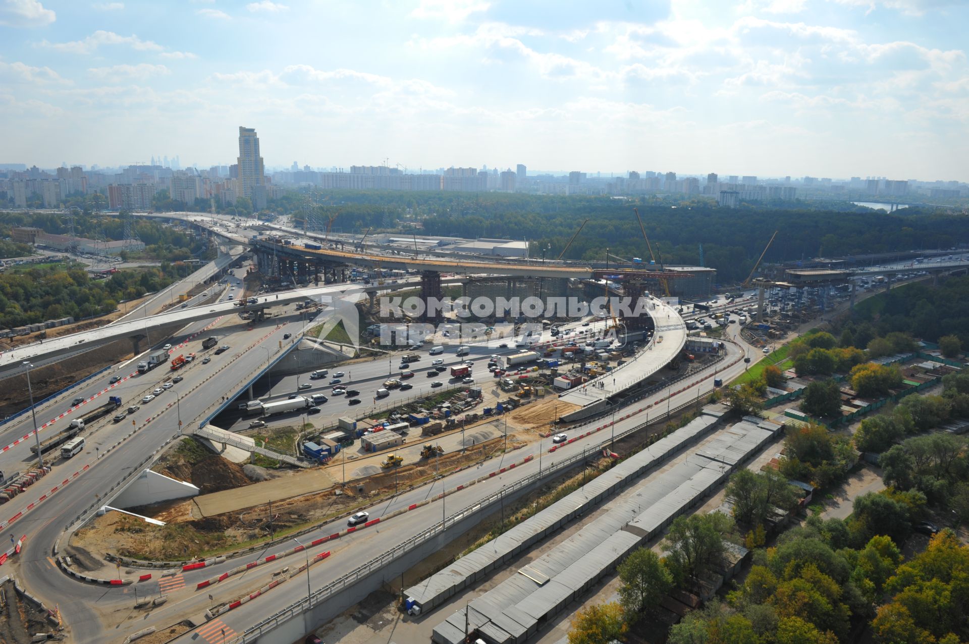 Виды Москвы. На снимке: трасса  Москва - Санкт-Петербург.