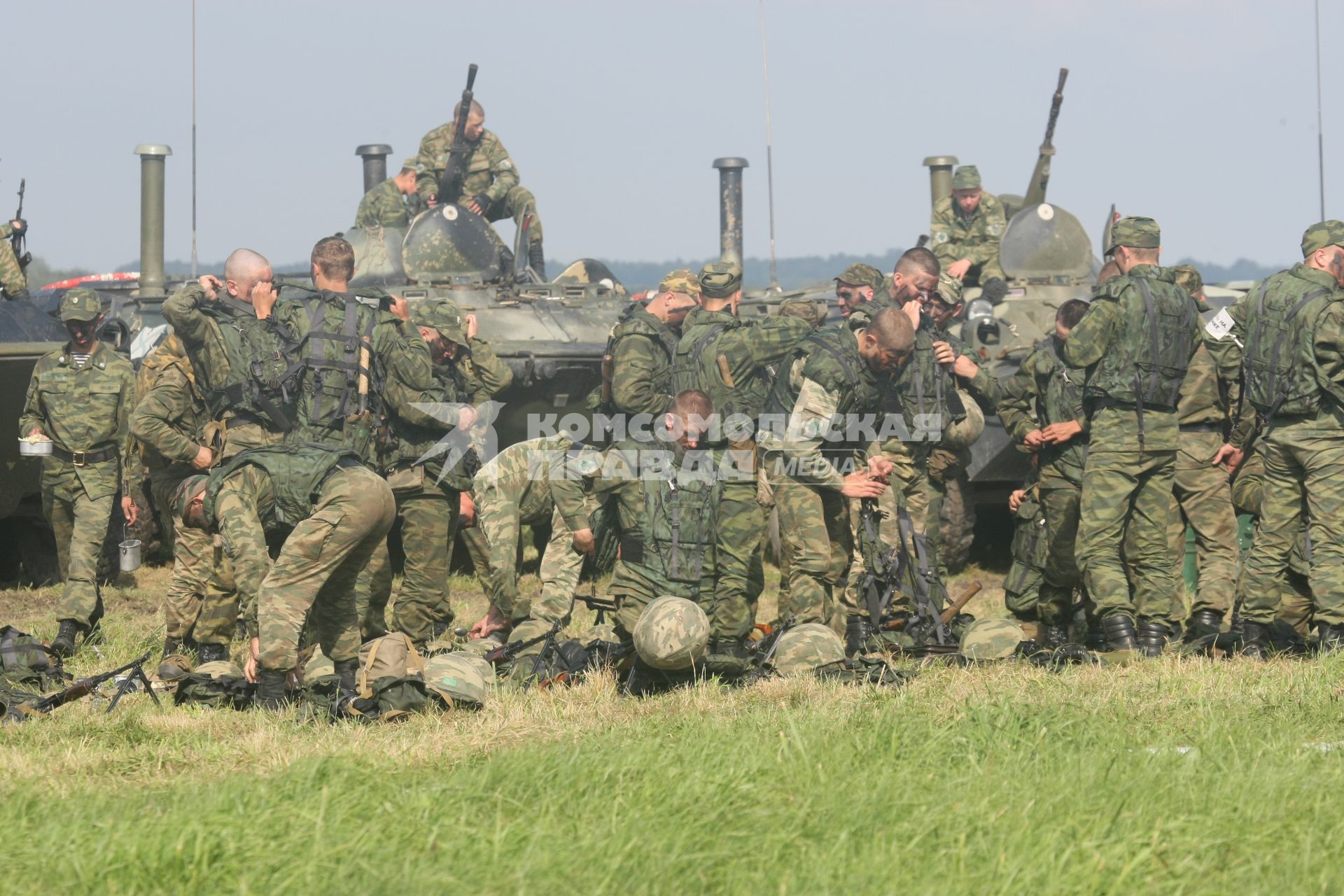 Полигон Хмелевка. Учения Балтийского флота. На снимке: военнослужащие.