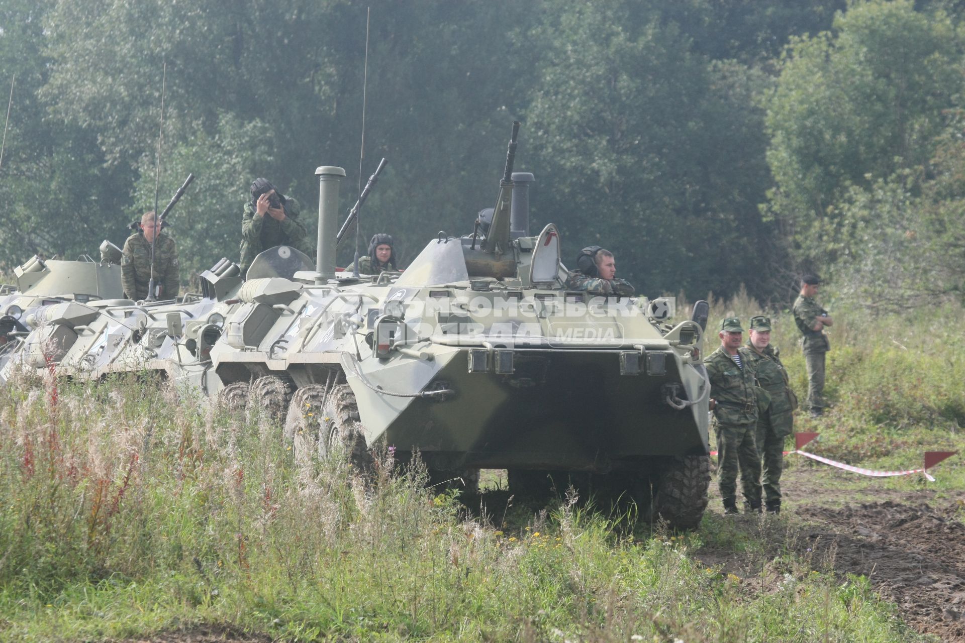 Полигон Хмелевка. Учения Балтийского флота. На снимке: военнослужащие на БТР.