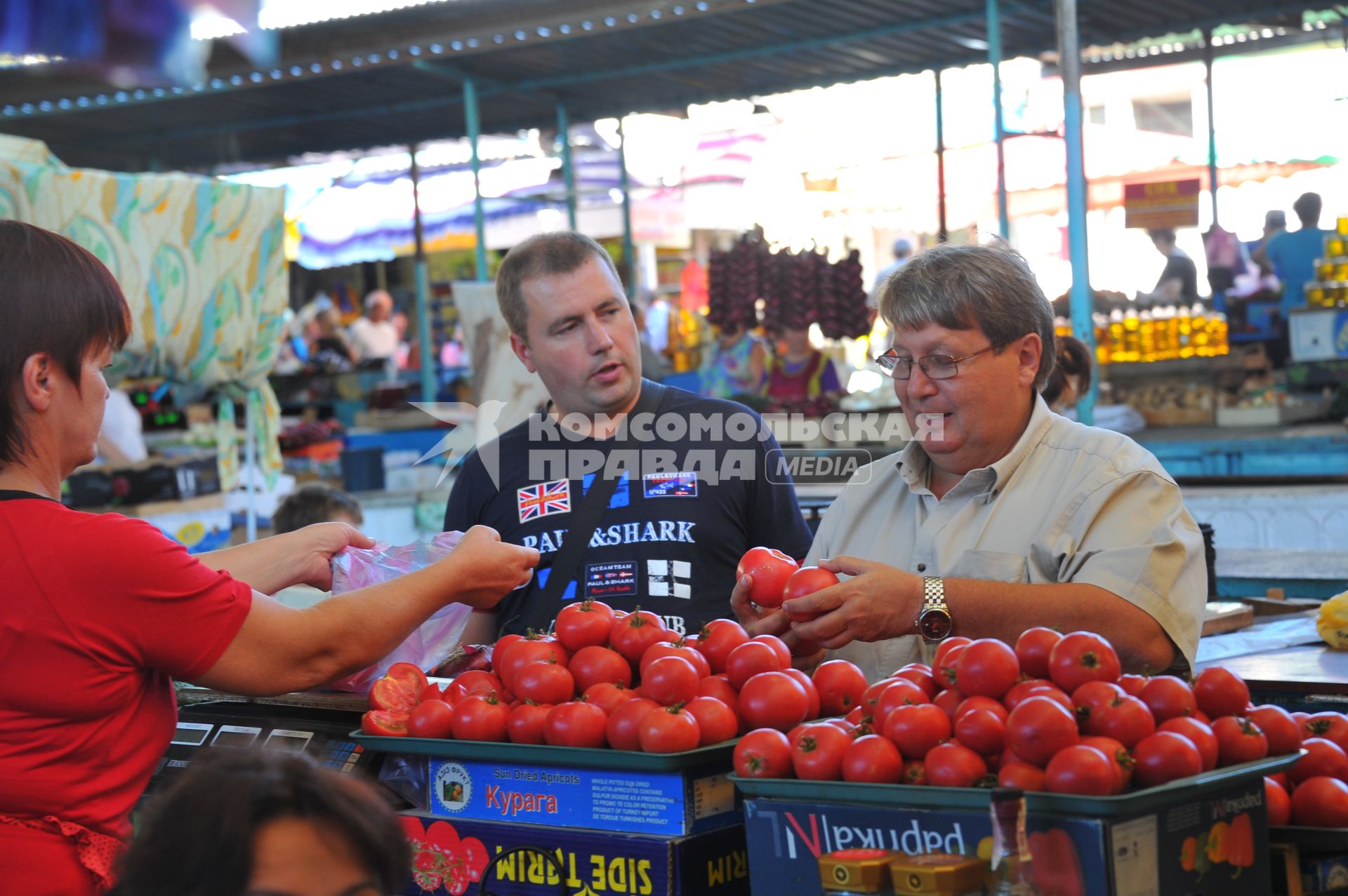 Крым. Продажа овощей. Помидоры.