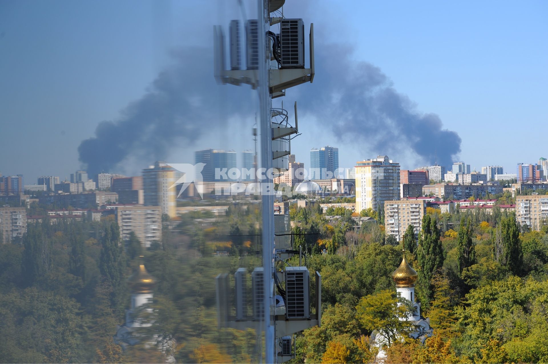 Донецк. Дым над городом.