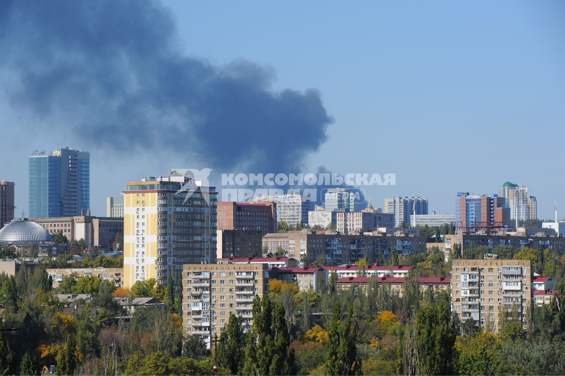 Донецк. Дым над городом.