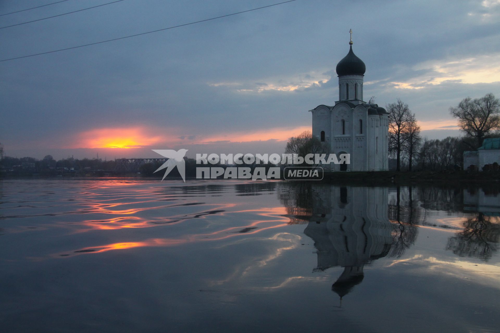 Церковь Покрова на Нерли белокаменный храм во Владимирской области.