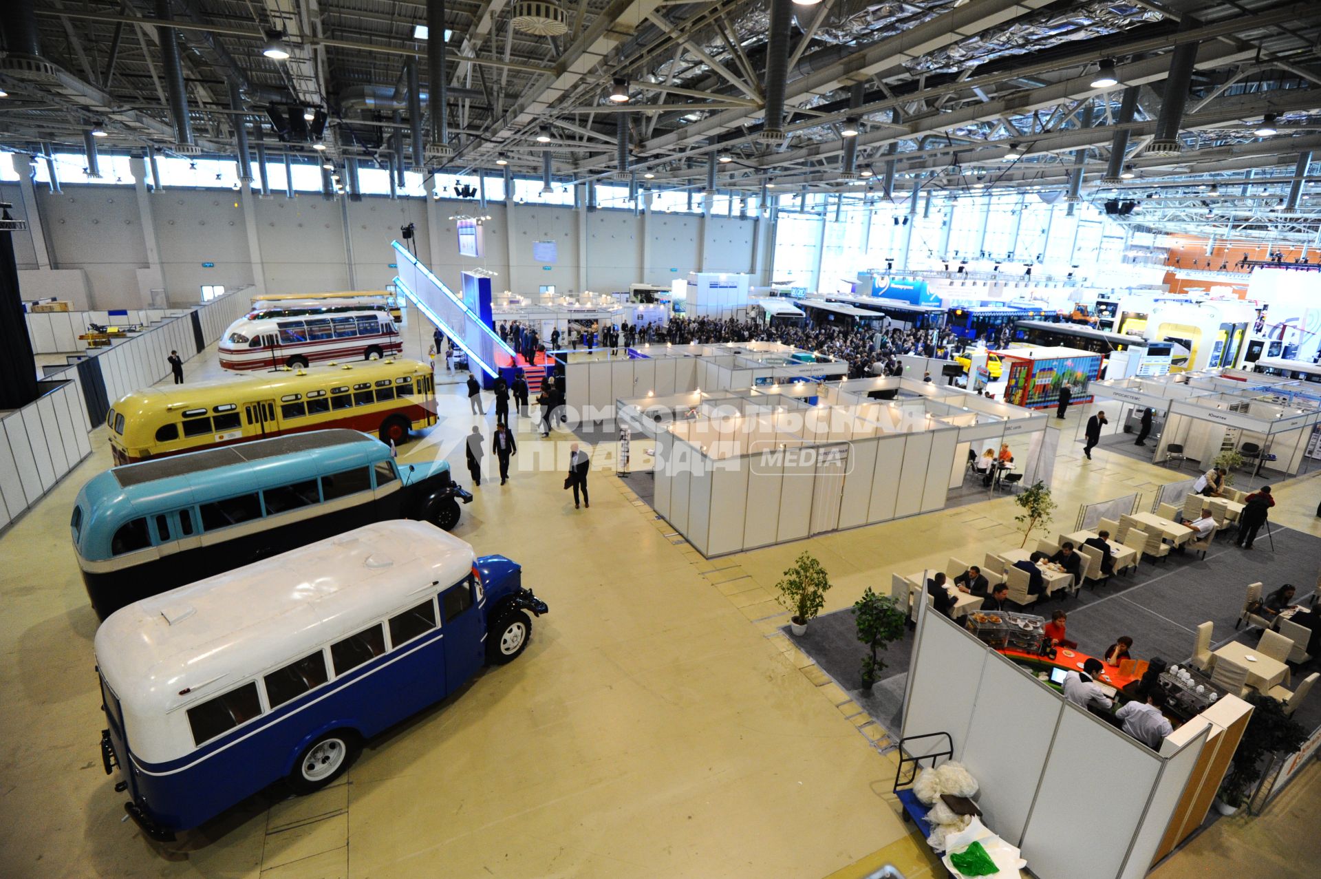 Выставка `ЭкспоСитиТранс 2014` в Москве. На снимке: автобусы.