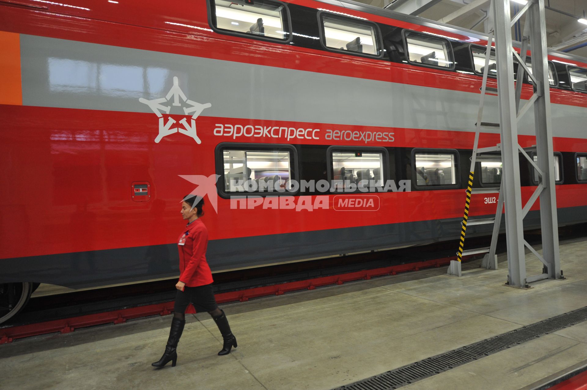 Презентация первого двухэтажного электропоезда ЭШ2 в депо Белорусского вокзала.