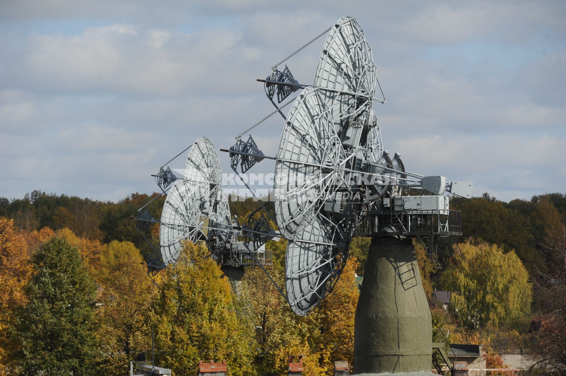 Войсковая часть 26178 воздушно-космической обороны в Щелково. На снимке: антенная система Б 529 `Ромашка` телеметрической станции
МА-9МКТМ.