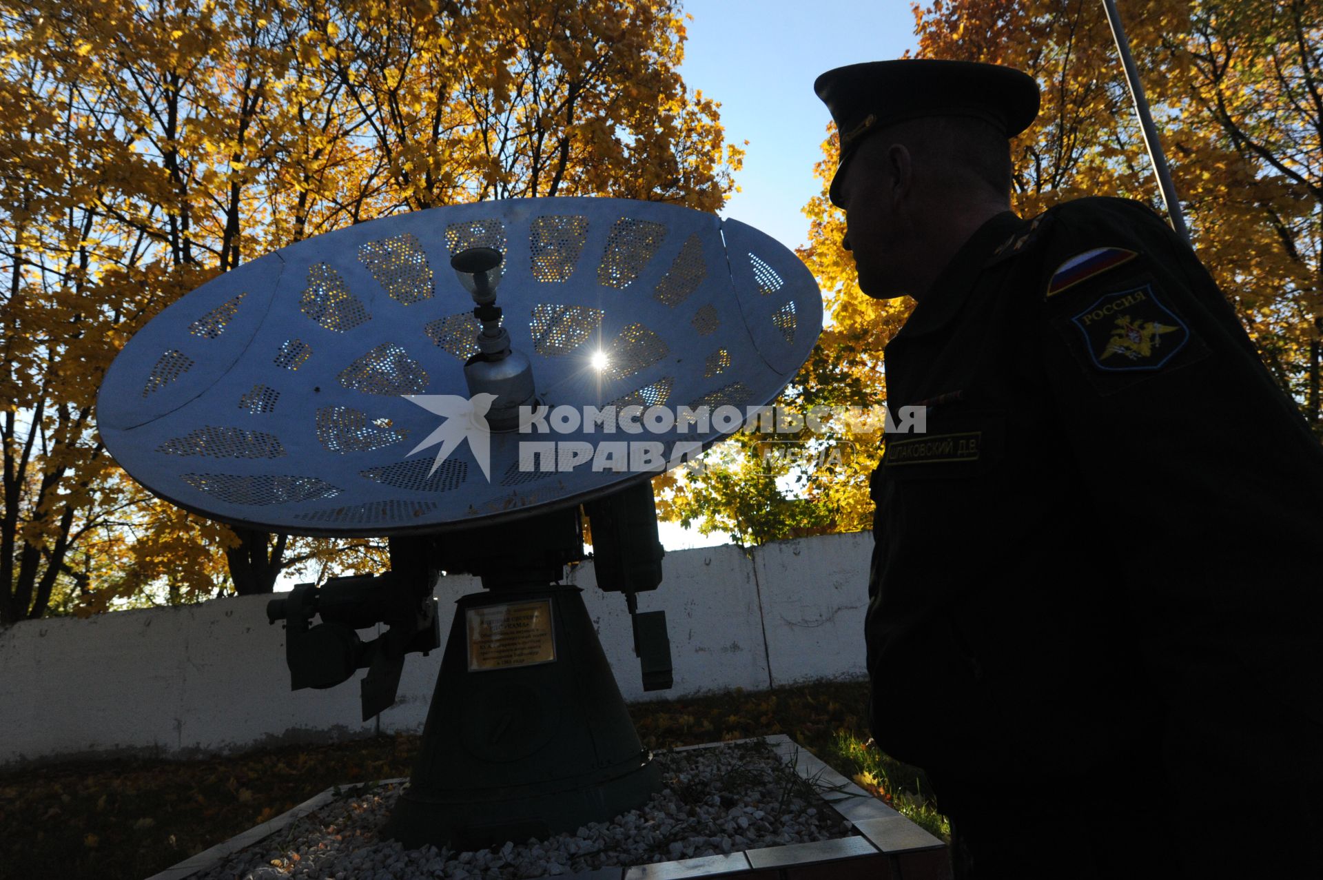 Войсковая часть 26178 воздушно-космической обороны в Щелково. На снимке: антенная система РЛС `Кама` - обеспечивала первый в истории пилотируемый полет Ю.А. Гагарина. 1961г.