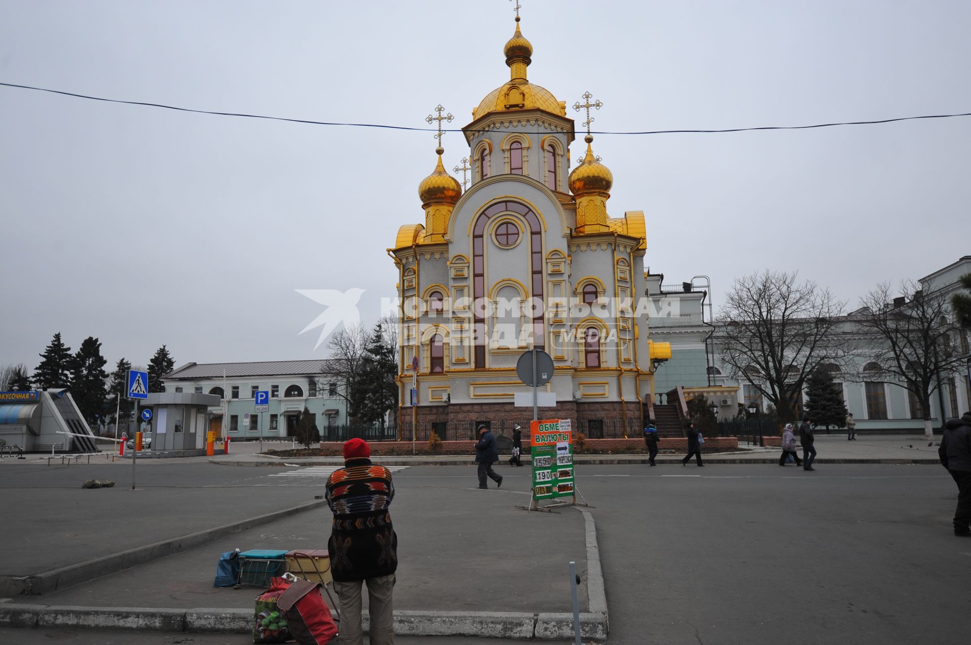 Донецк. Церковь рядом с железнодорожным вокзалом.