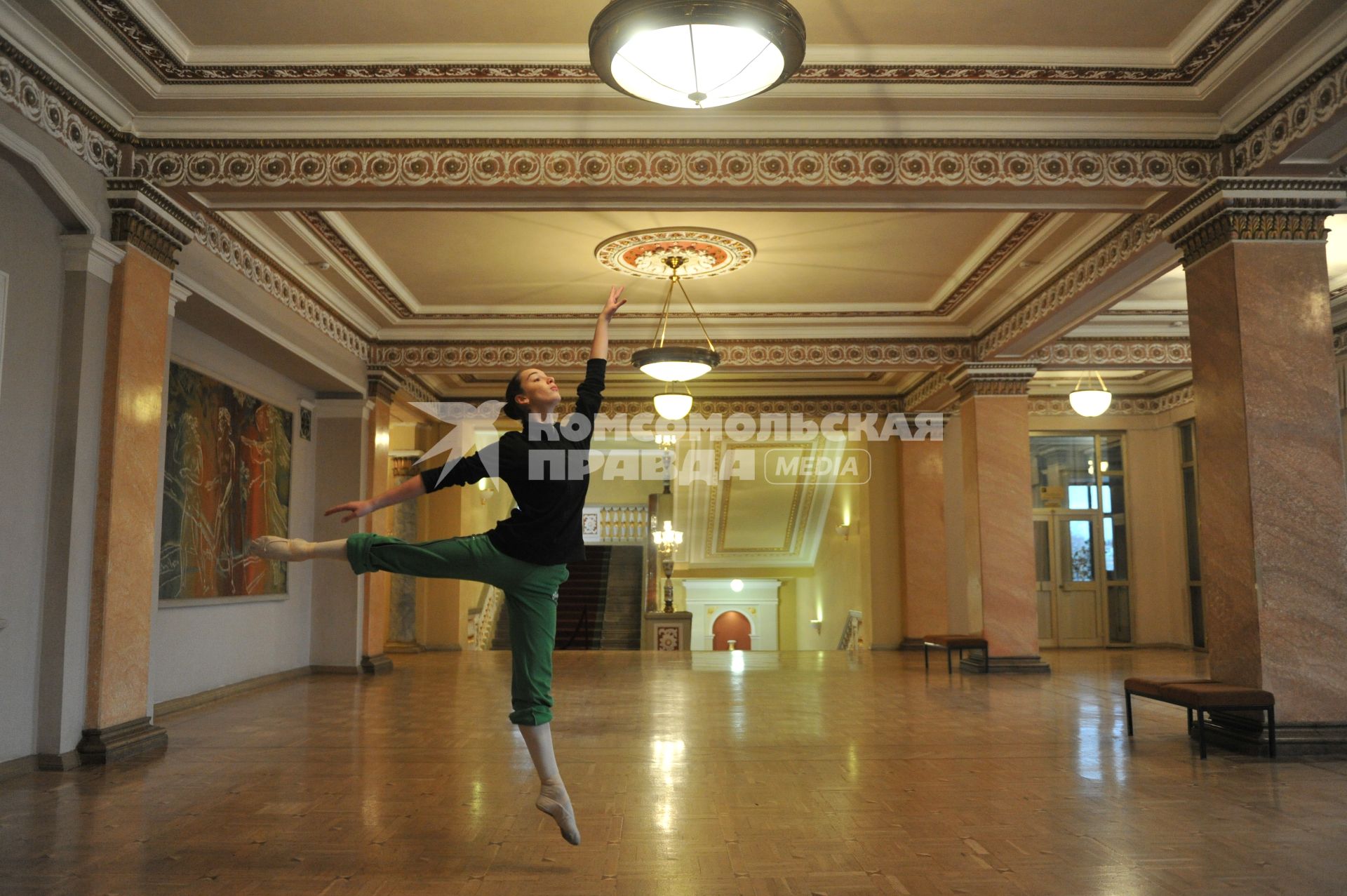 Донбасс Опера - Донецкий национальный академический театр оперы и балета имени А. Б. Соловьяненко.