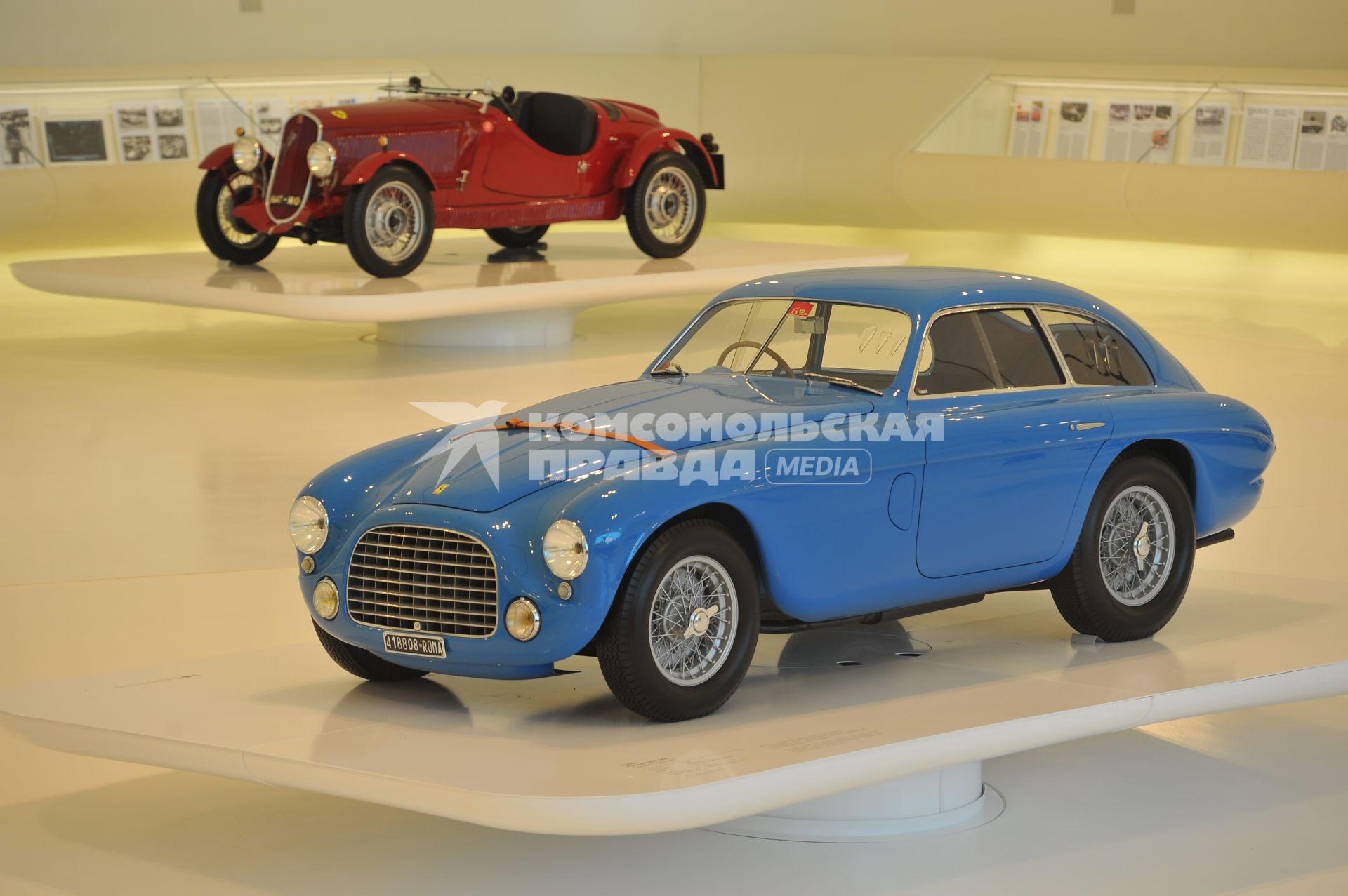 Маранелло. Музей `Галерея Феррари`. На снимке: автомобиль Ferrari 166 MM Superleggera.