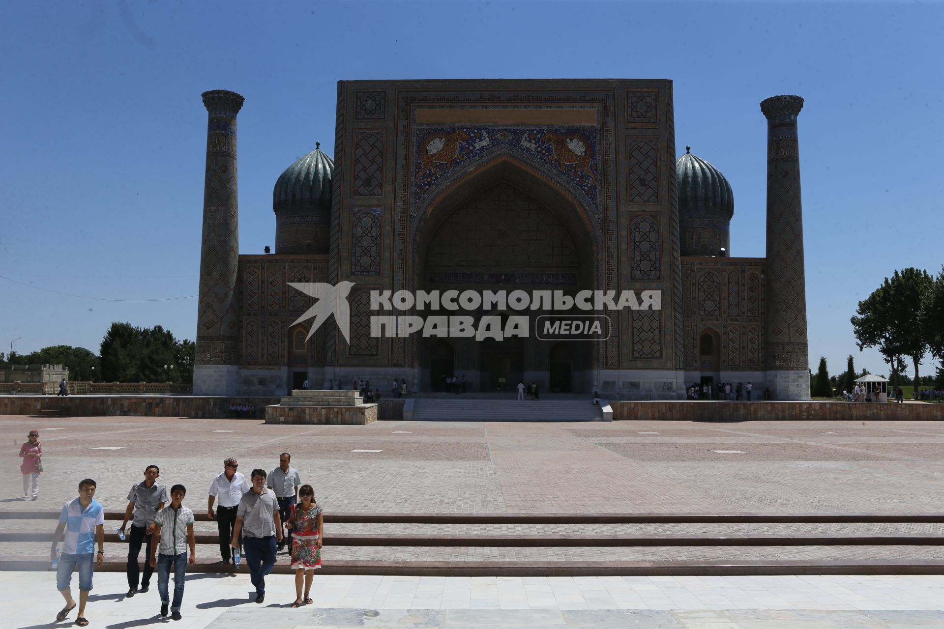 Самарканд. Площадь Регистан. На снимке: Медресе Шердор.