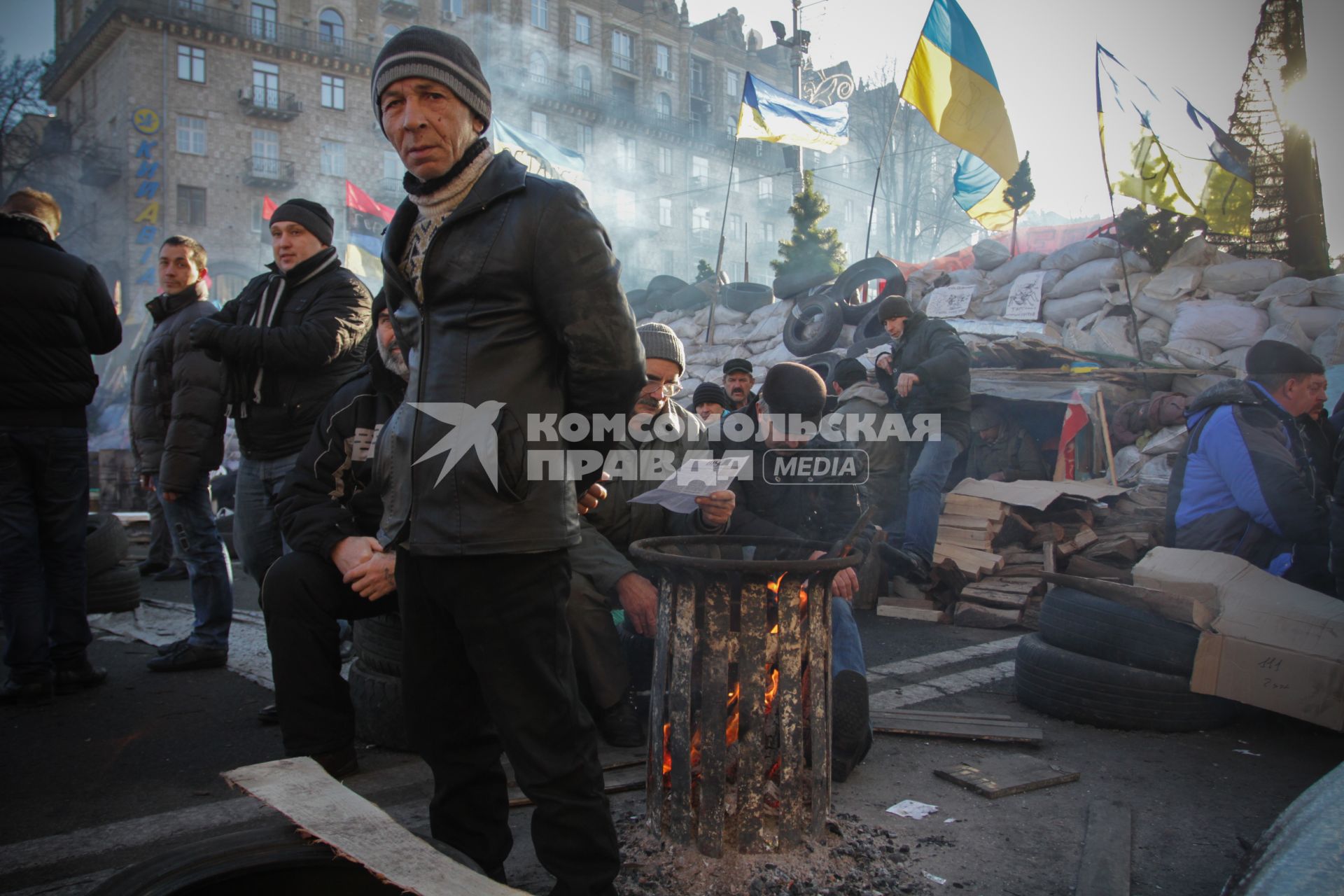 Киев. Активисты Евромайдана на баррикадах.