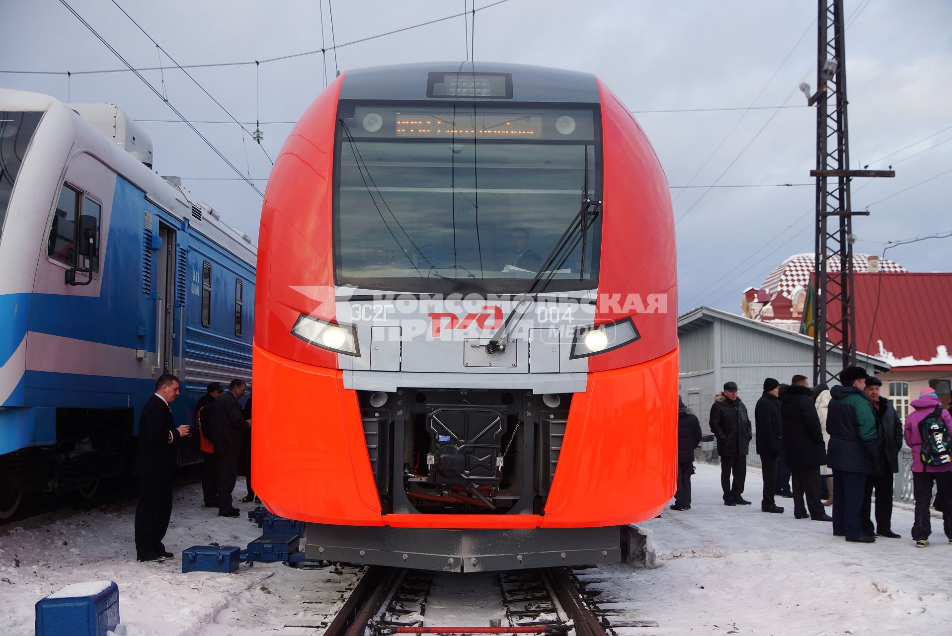 Электропоезд ЭС2Г \"Ласточка\" на перроне Екатеринбургского железнодорожного вокзала, перед отправкой в демонстрационную поездку до г.Верхотурье