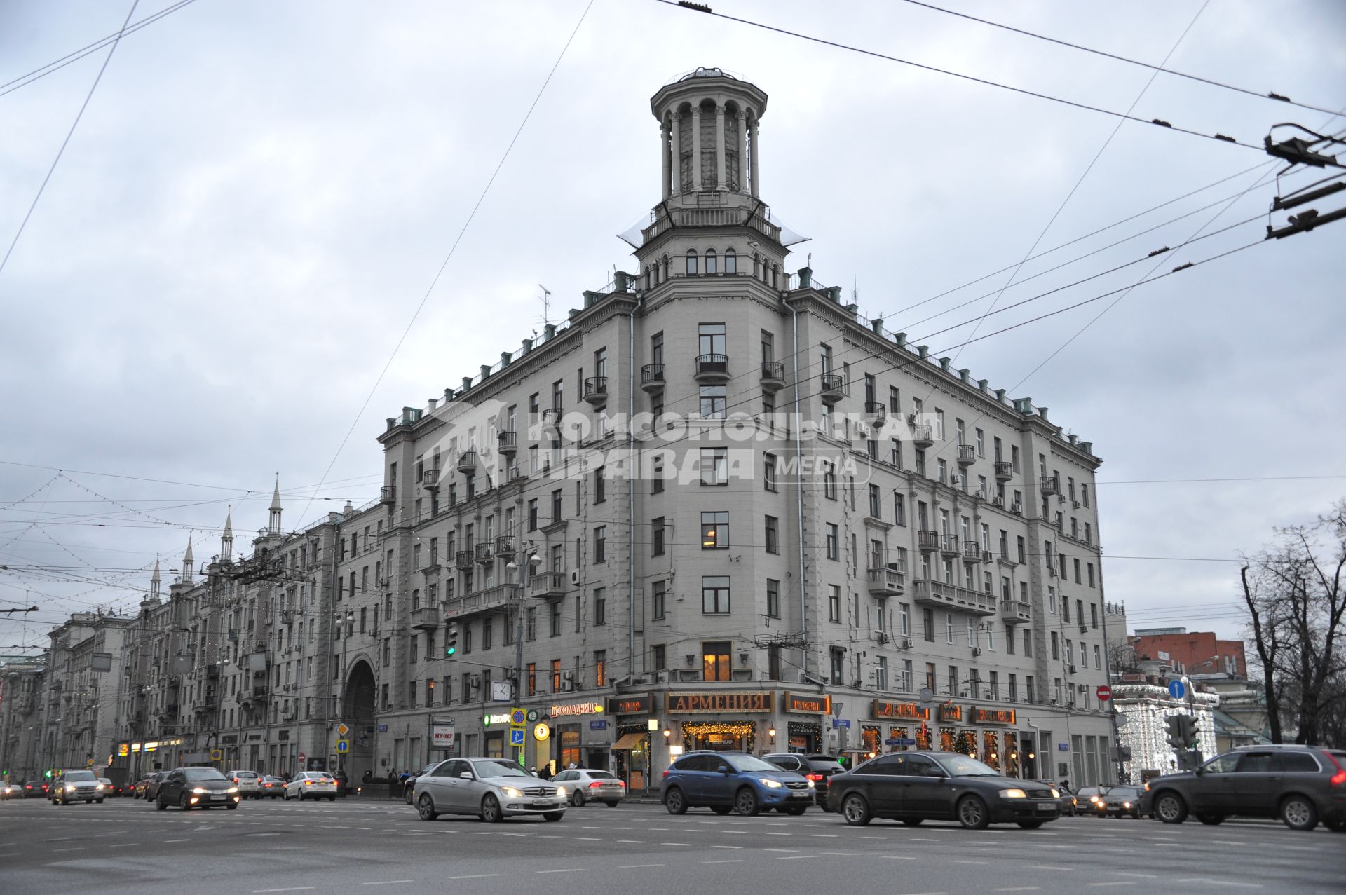 Москва, Тверская ул., 17, стр. 1. Здание в котором расположен ресторан  `Армения`.