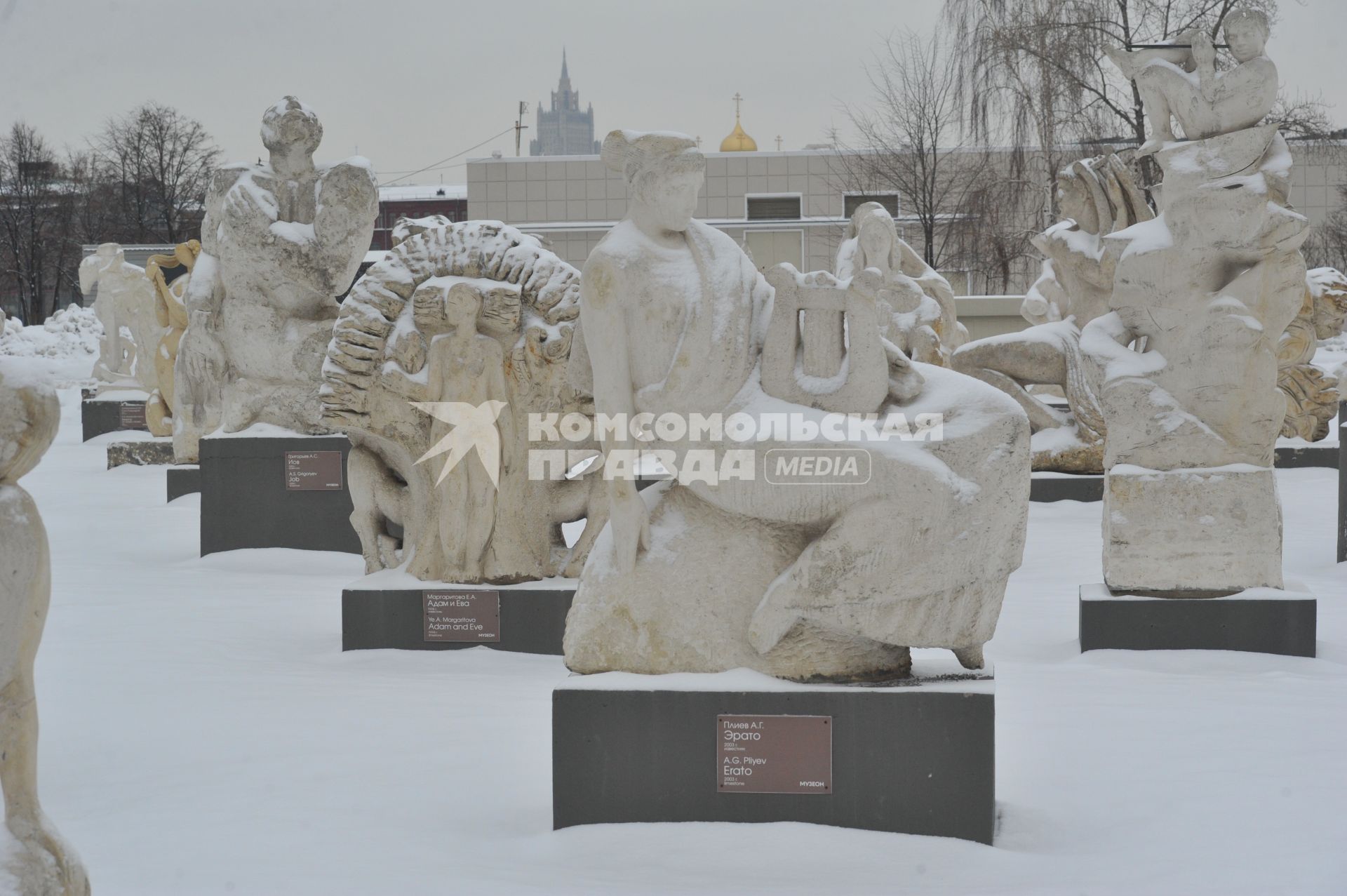 Парк искусств `Музеон` в Москве. На снимке: скульптуры.