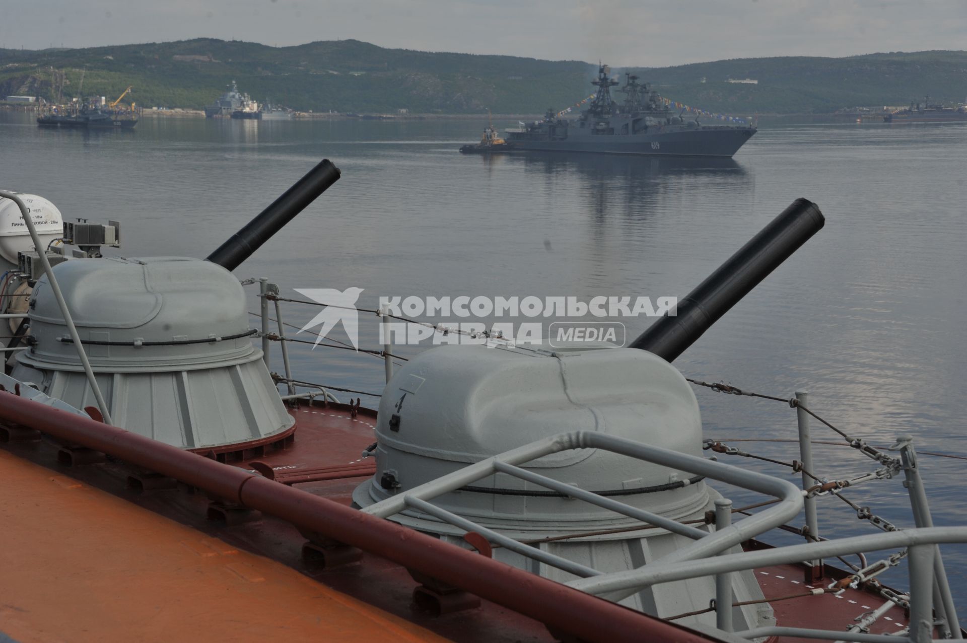 Североморск. Военно-морской парад в День ВМФ РФ. На снимке: большой противолодочный корабль `Североморск`.