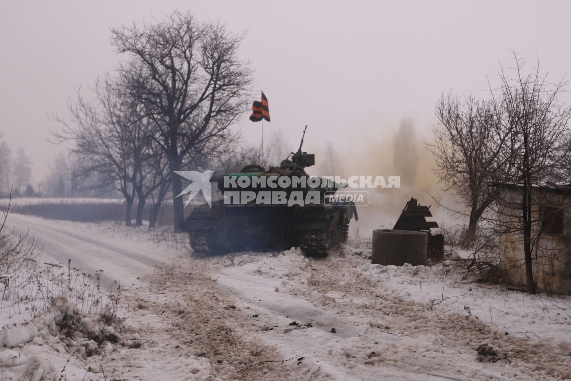 Углегорск перешел под контроль подразделений ДНР. На снимке: танк.