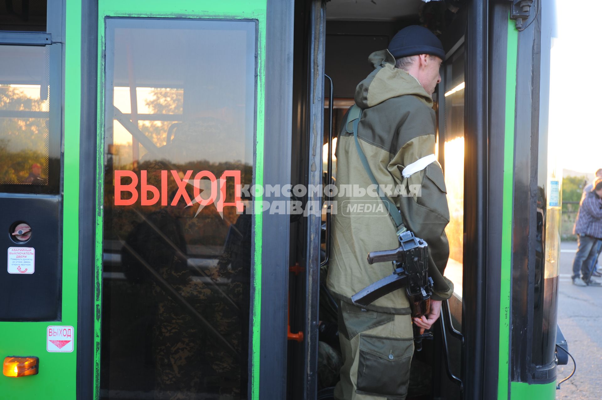 Донецкая область. Обмен военнопленными между ДНР и украинской стороной. На снимке: автобус с украинскими военнопленными.