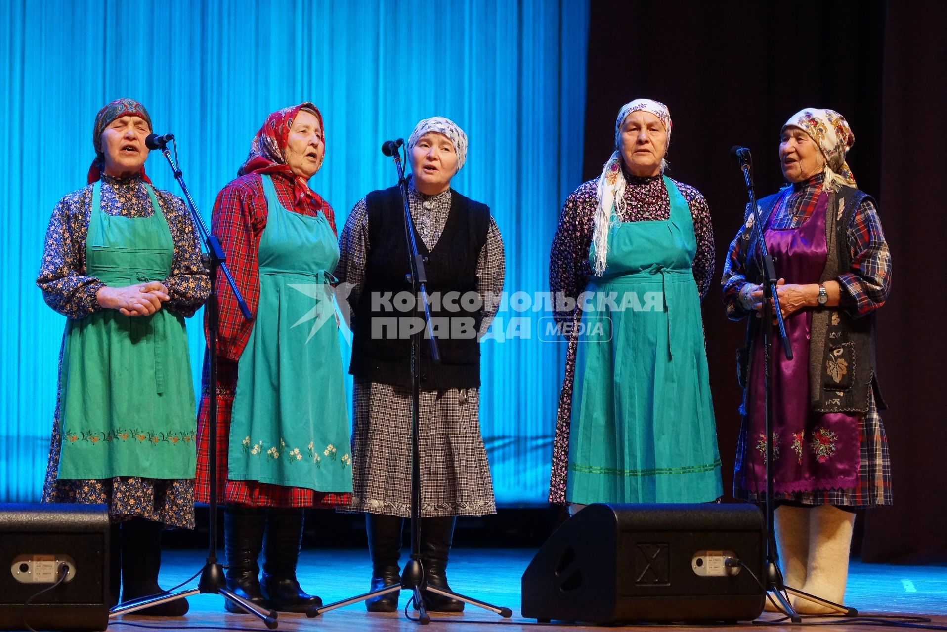 \"Бабушки из Бураново\" перед выступлением. 130-летие Екатеринбургской епархии