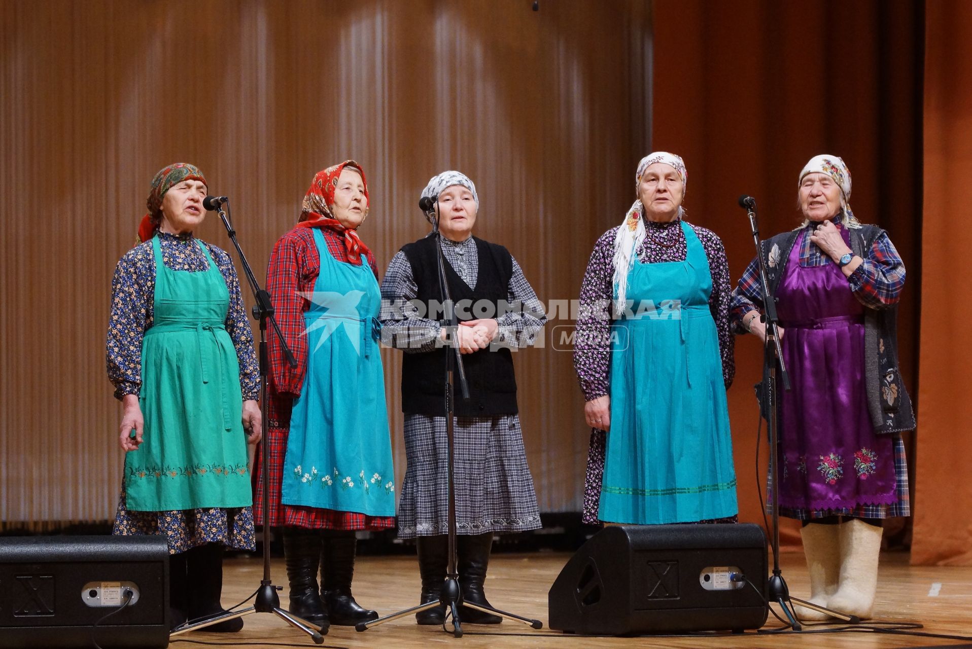 \"Бабушки из Бураново\" перед выступлением. 130-летие Екатеринбургской епархии